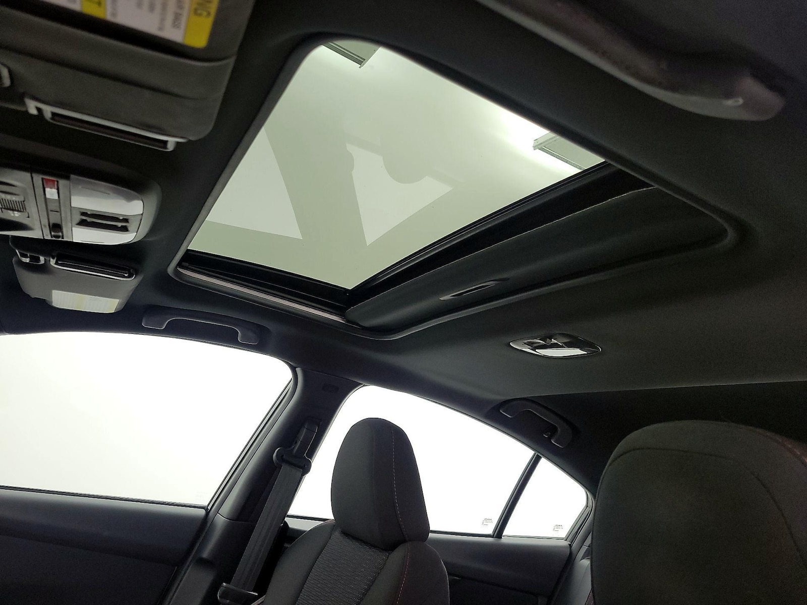 Sunroof(s) & Overhead Airbags