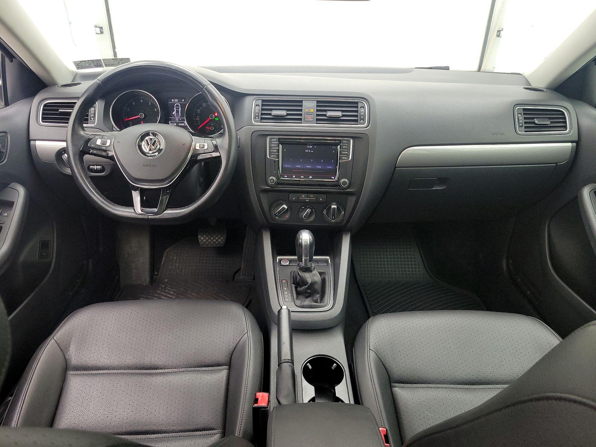 Thumbnail: 2017 Volkswagen Jetta - 9