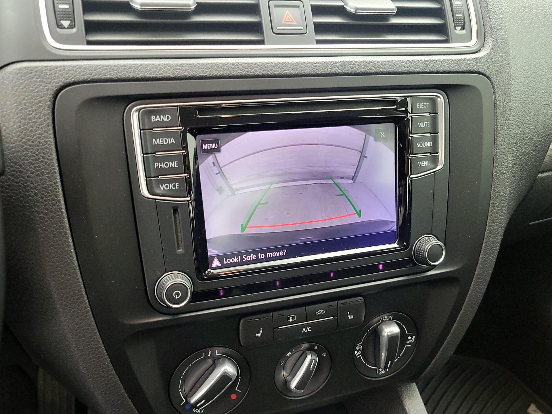 Thumbnail: 2017 Volkswagen Jetta - 14