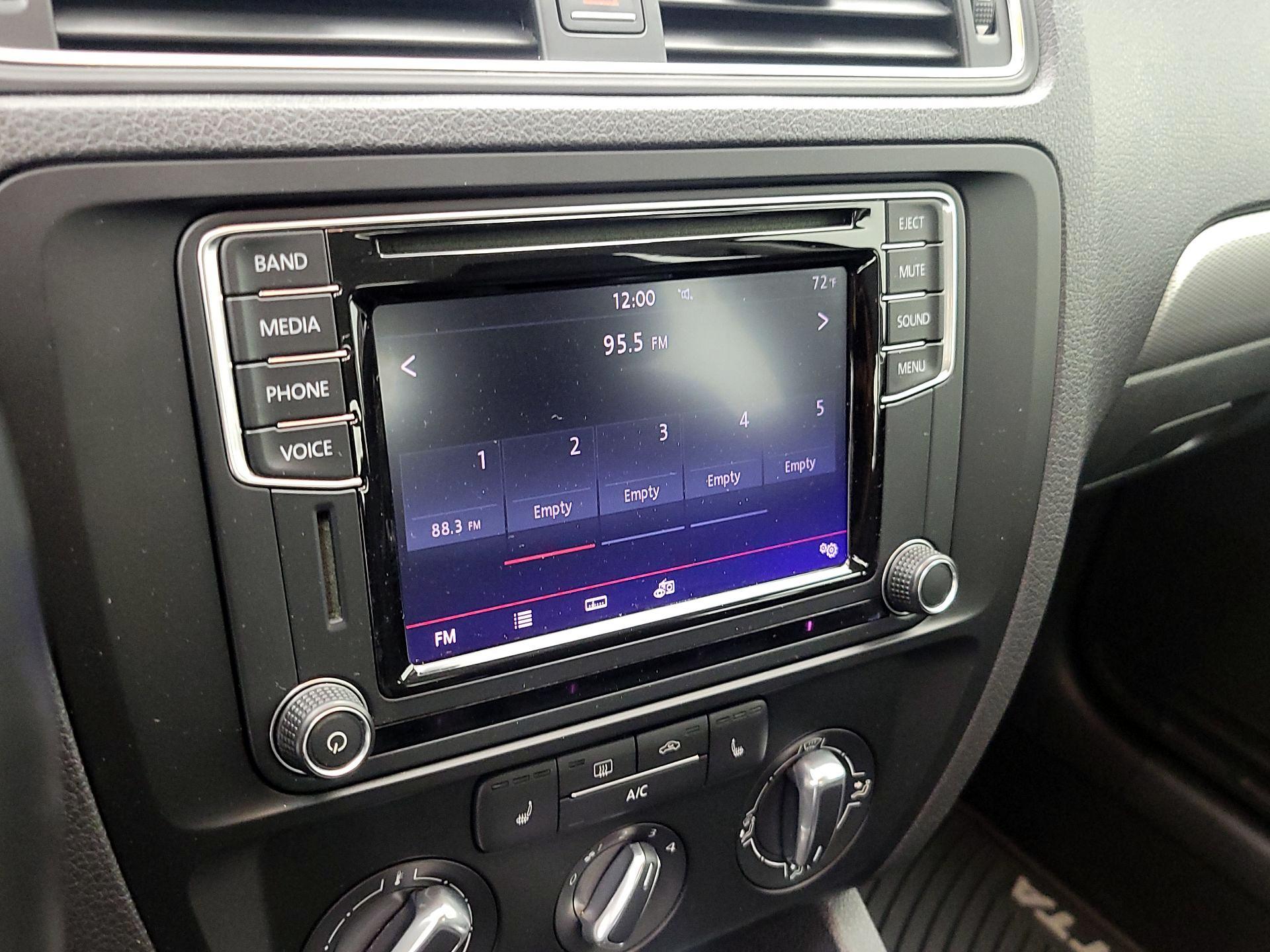 Thumbnail: 2017 Volkswagen Jetta - 15