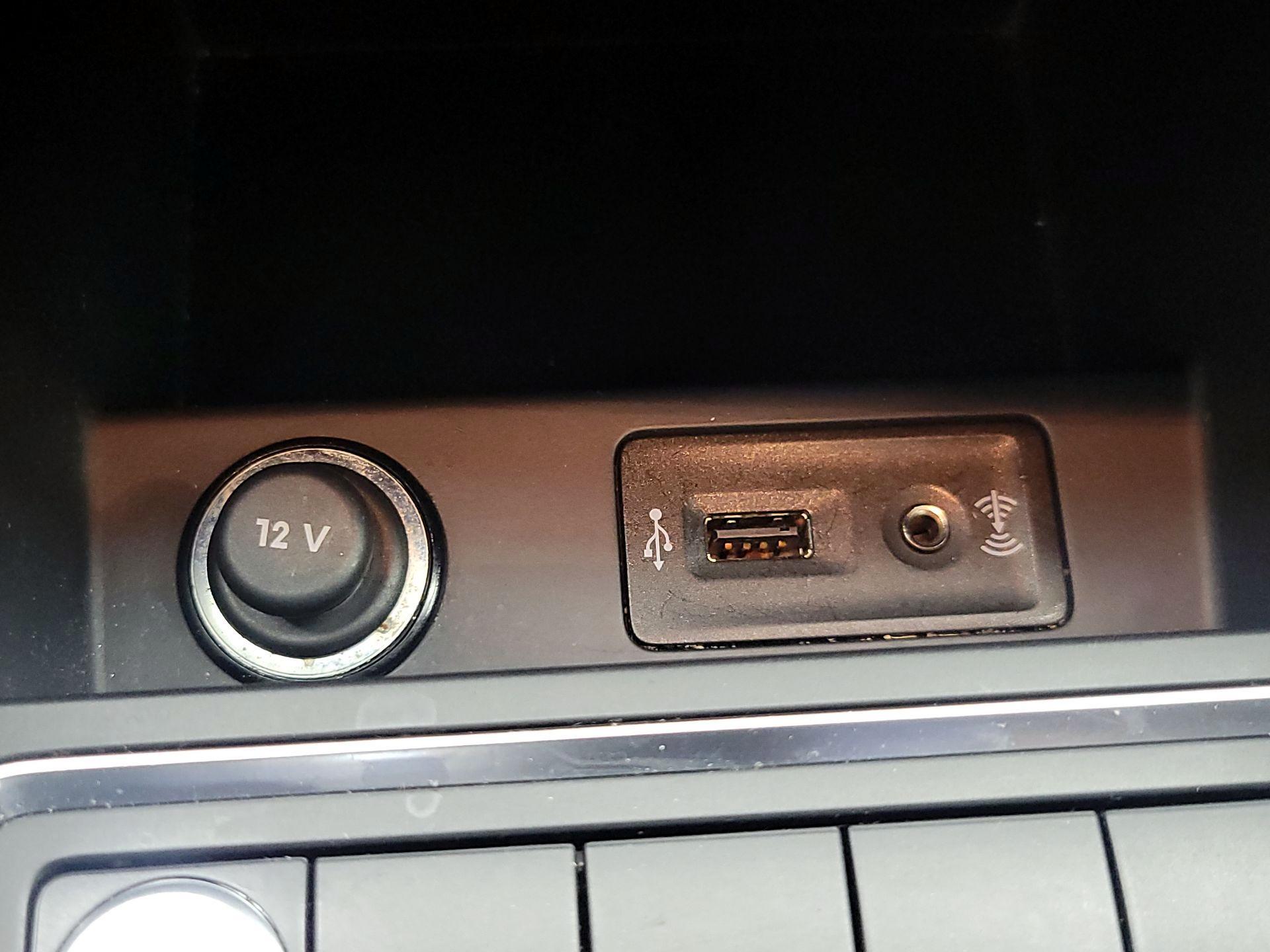 Thumbnail: 2017 Volkswagen Jetta - 18