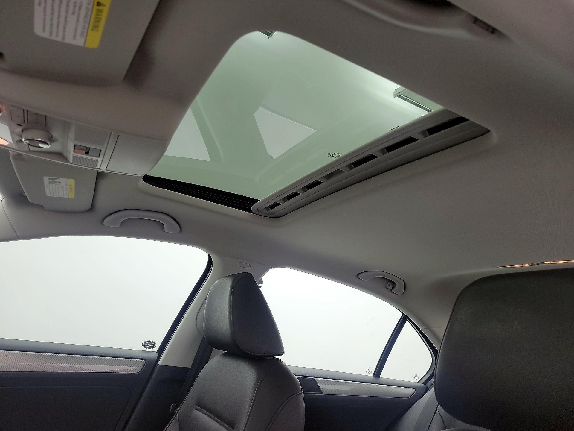 Thumbnail: 2017 Volkswagen Jetta - 19