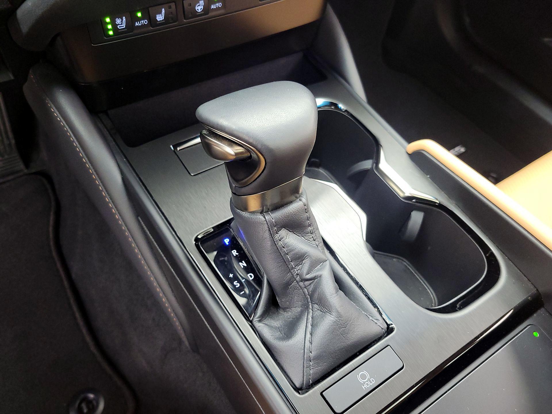 Thumbnail: 2024 Lexus ES - 17