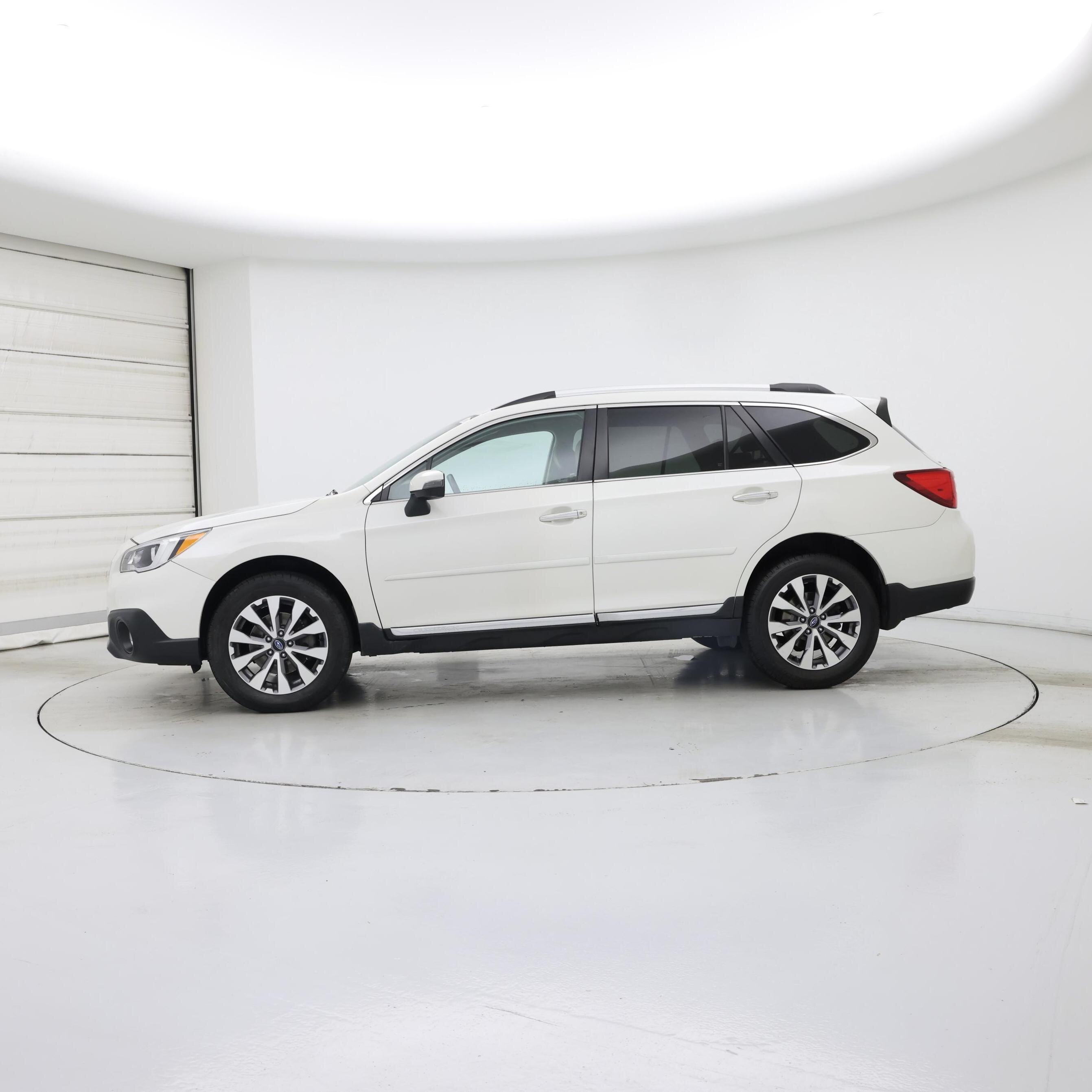 Thumbnail: 2017 Subaru Outback - 3