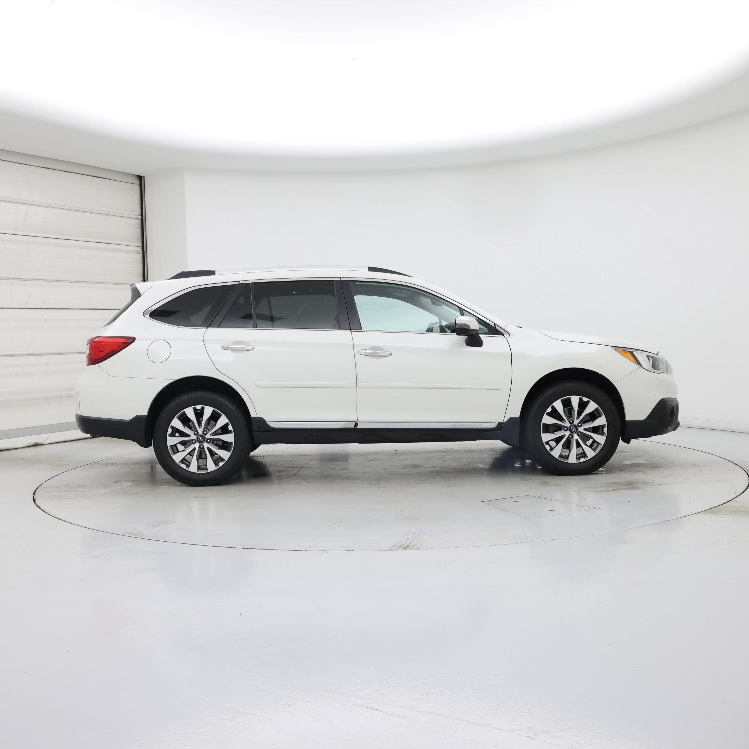 Thumbnail: 2017 Subaru Outback - 7