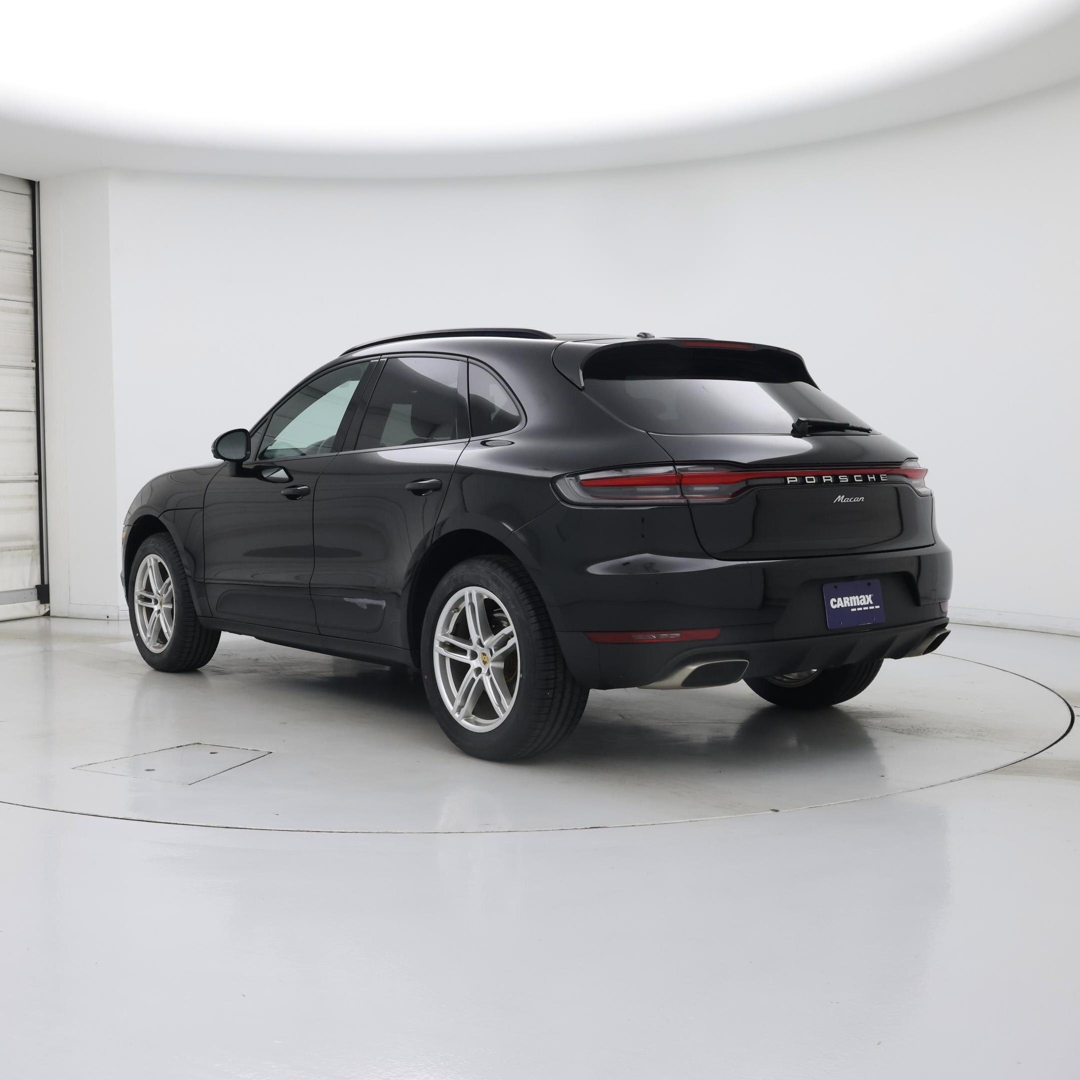 Thumbnail: 2021 Porsche Macan - 2
