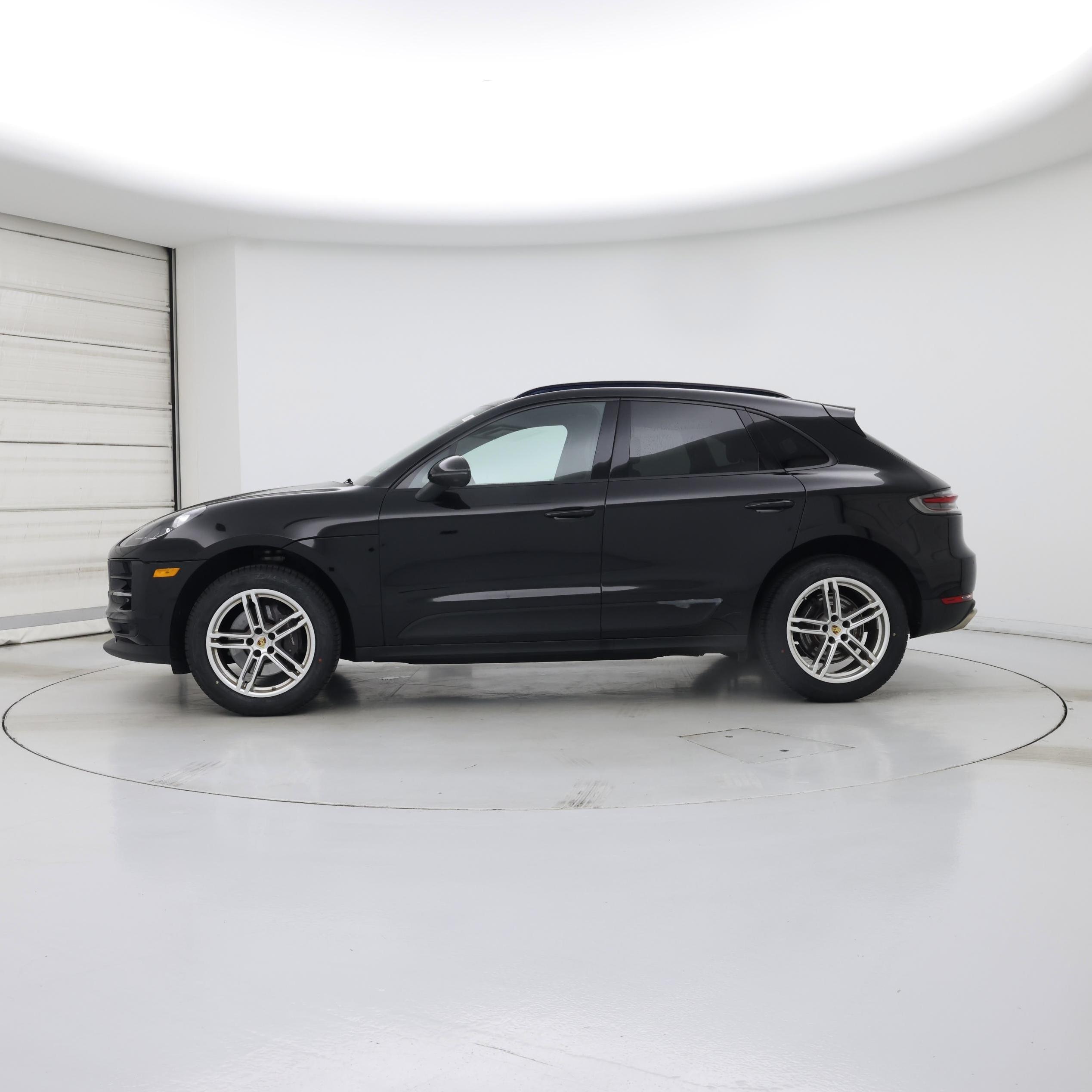 Thumbnail: 2021 Porsche Macan - 3