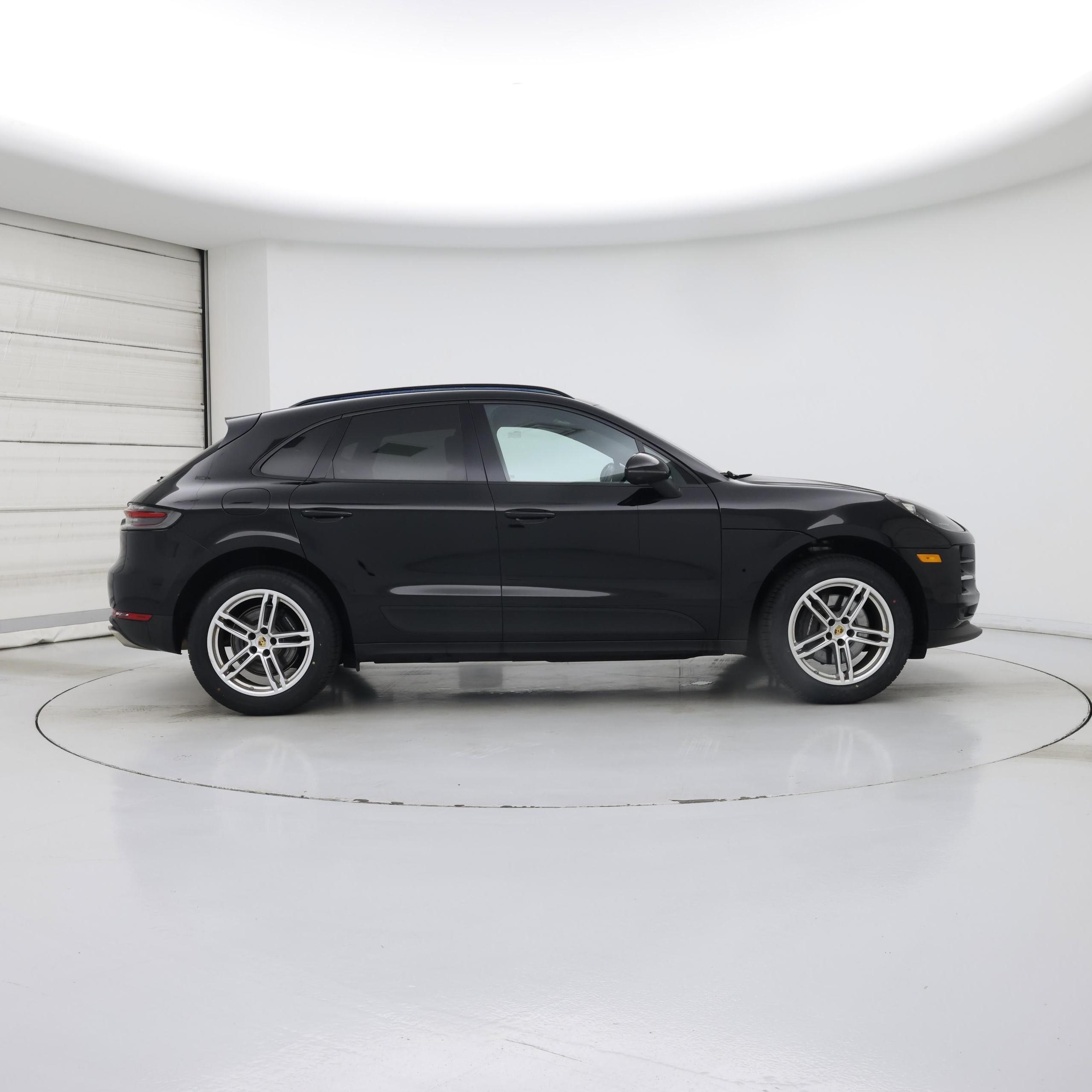 Thumbnail: 2021 Porsche Macan - 7