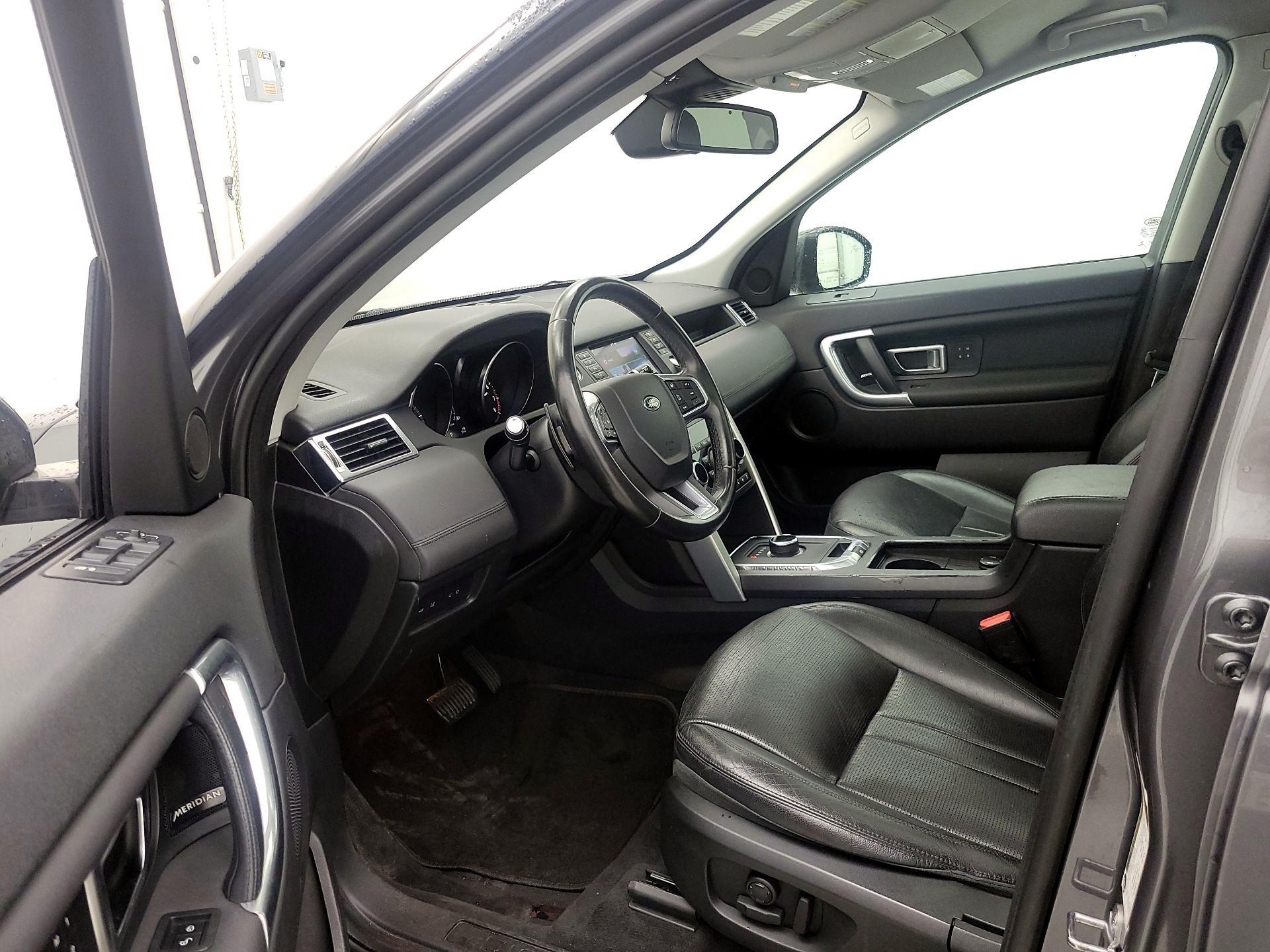 Thumbnail: 2019 Land Rover Discovery Sport - 11