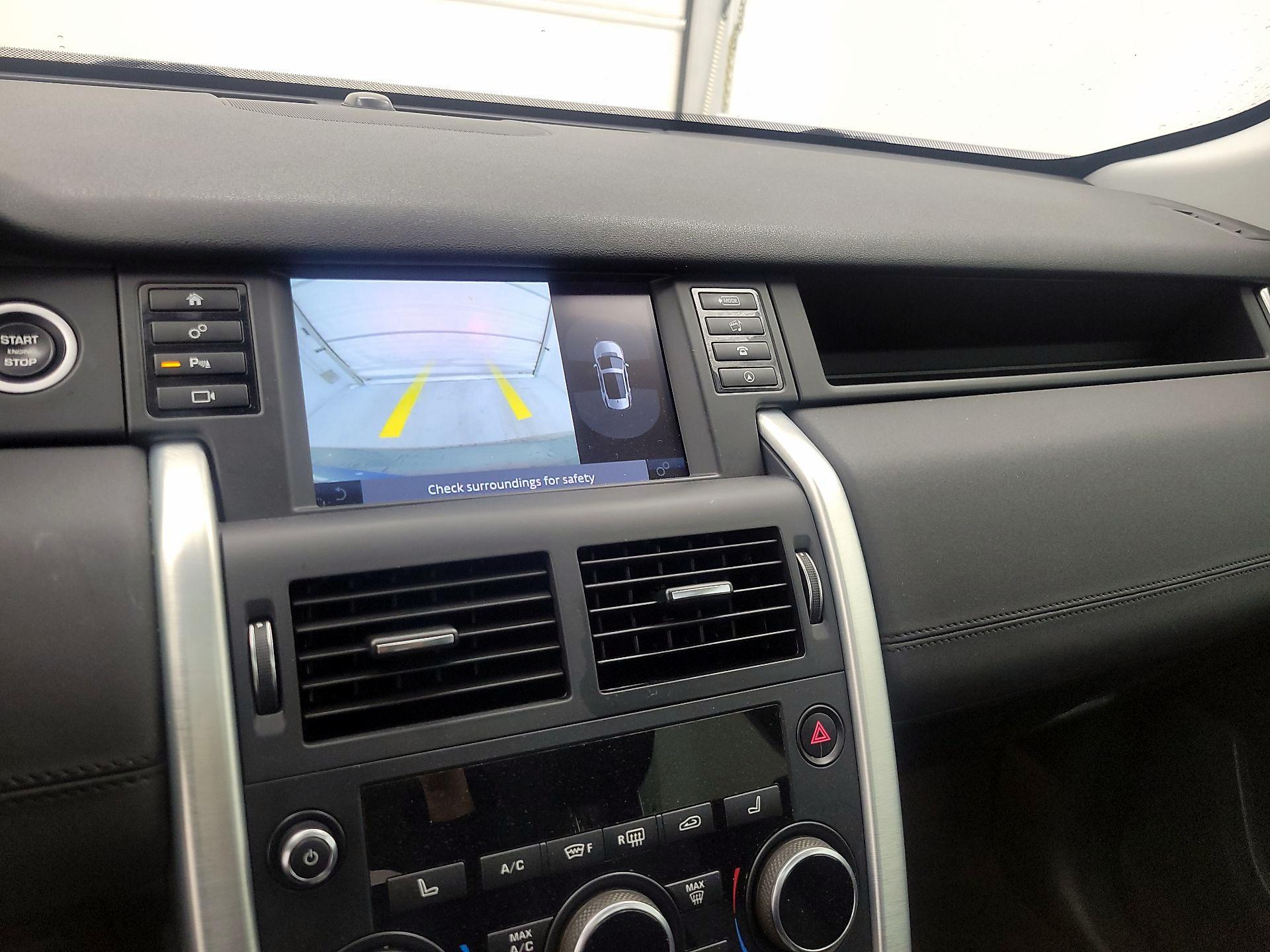 Thumbnail: 2019 Land Rover Discovery Sport - 14