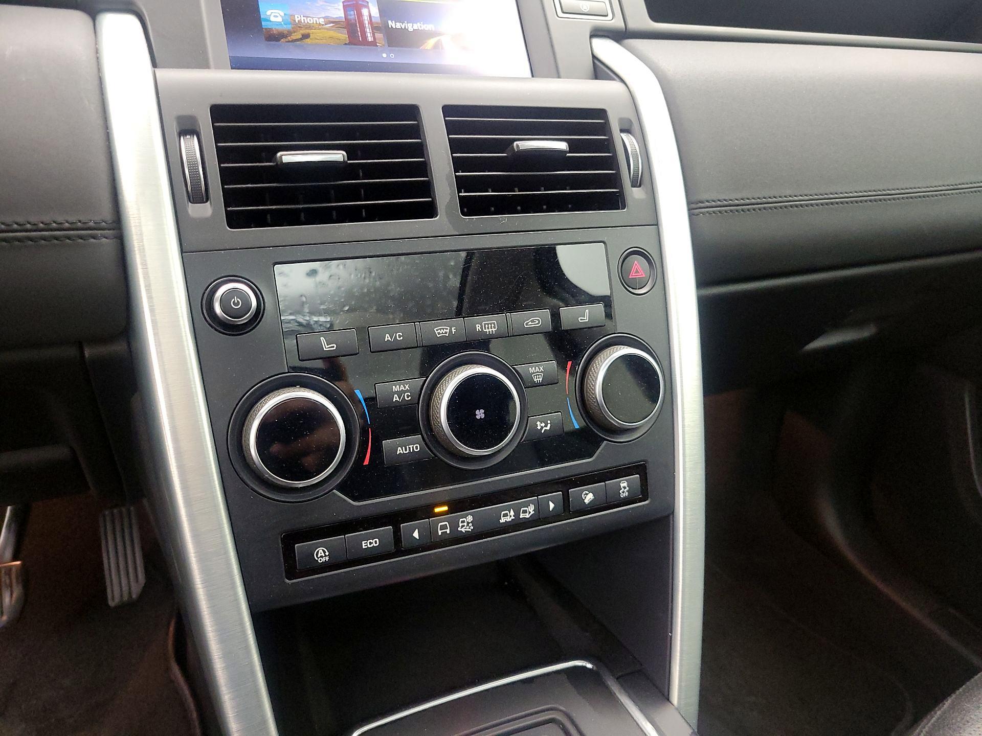 Thumbnail: 2019 Land Rover Discovery Sport - 16