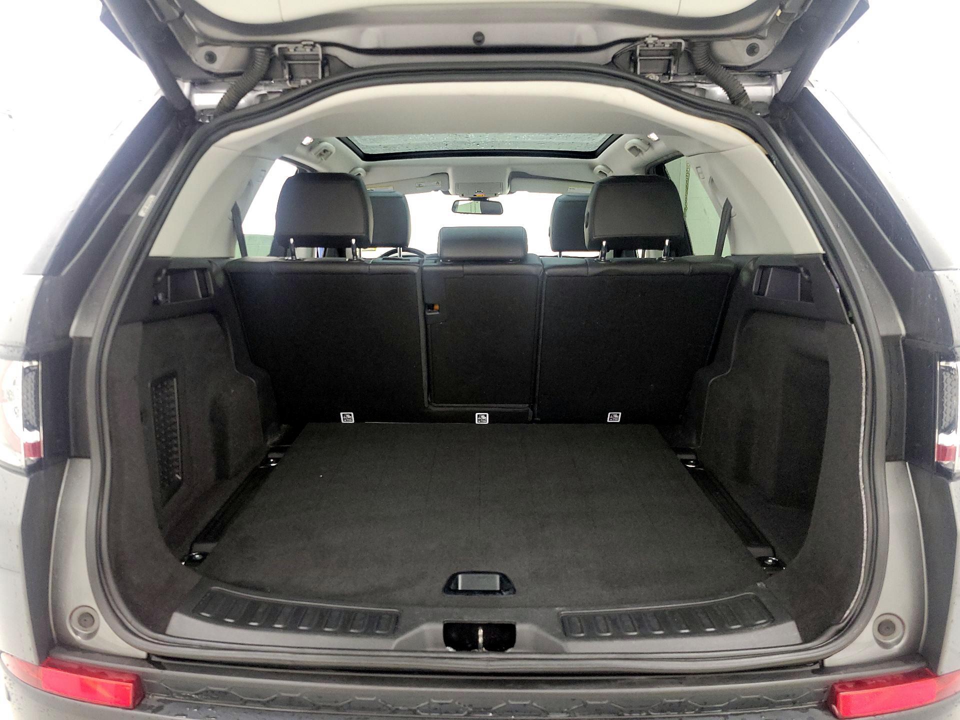 Thumbnail: 2019 Land Rover Discovery Sport - 20