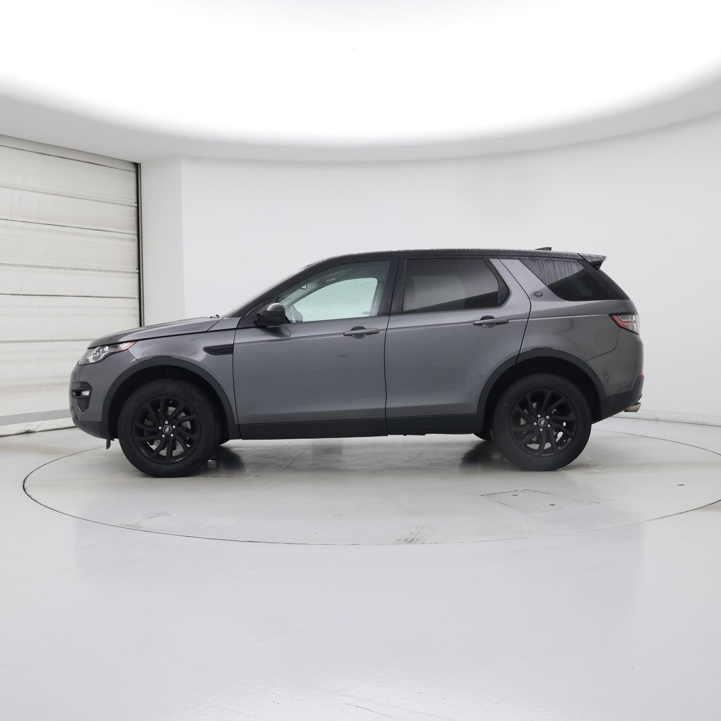 Thumbnail: 2019 Land Rover Discovery Sport - 3