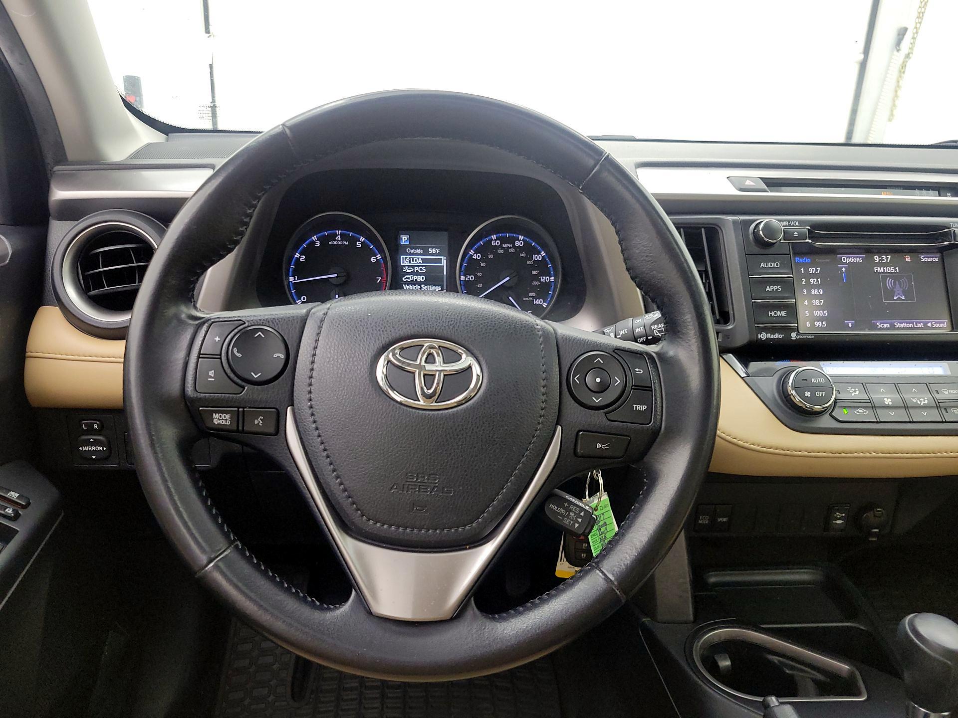 Thumbnail: 2017 Toyota RAV4 - 10