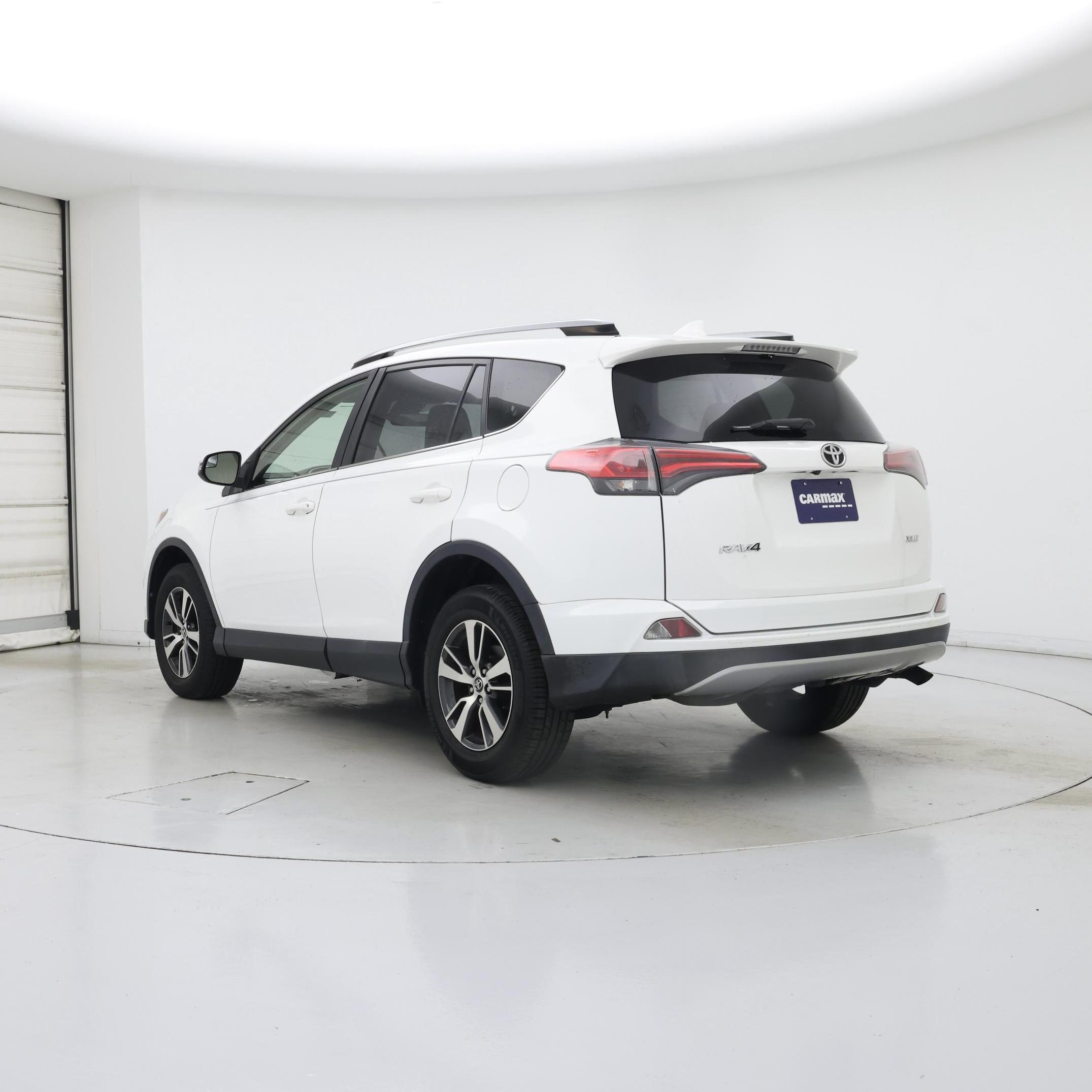 Thumbnail: 2017 Toyota RAV4 - 2