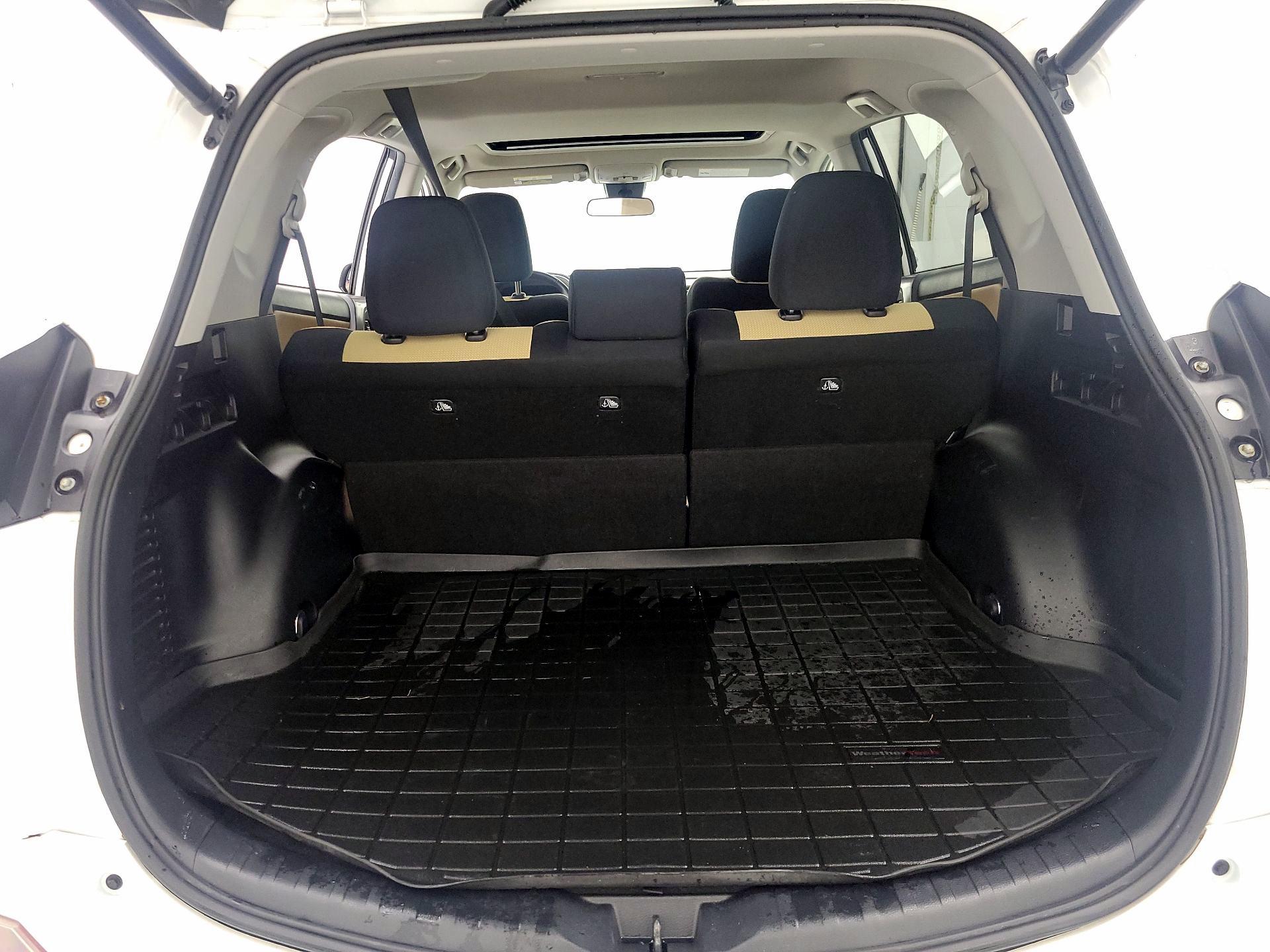 Thumbnail: 2017 Toyota RAV4 - 19