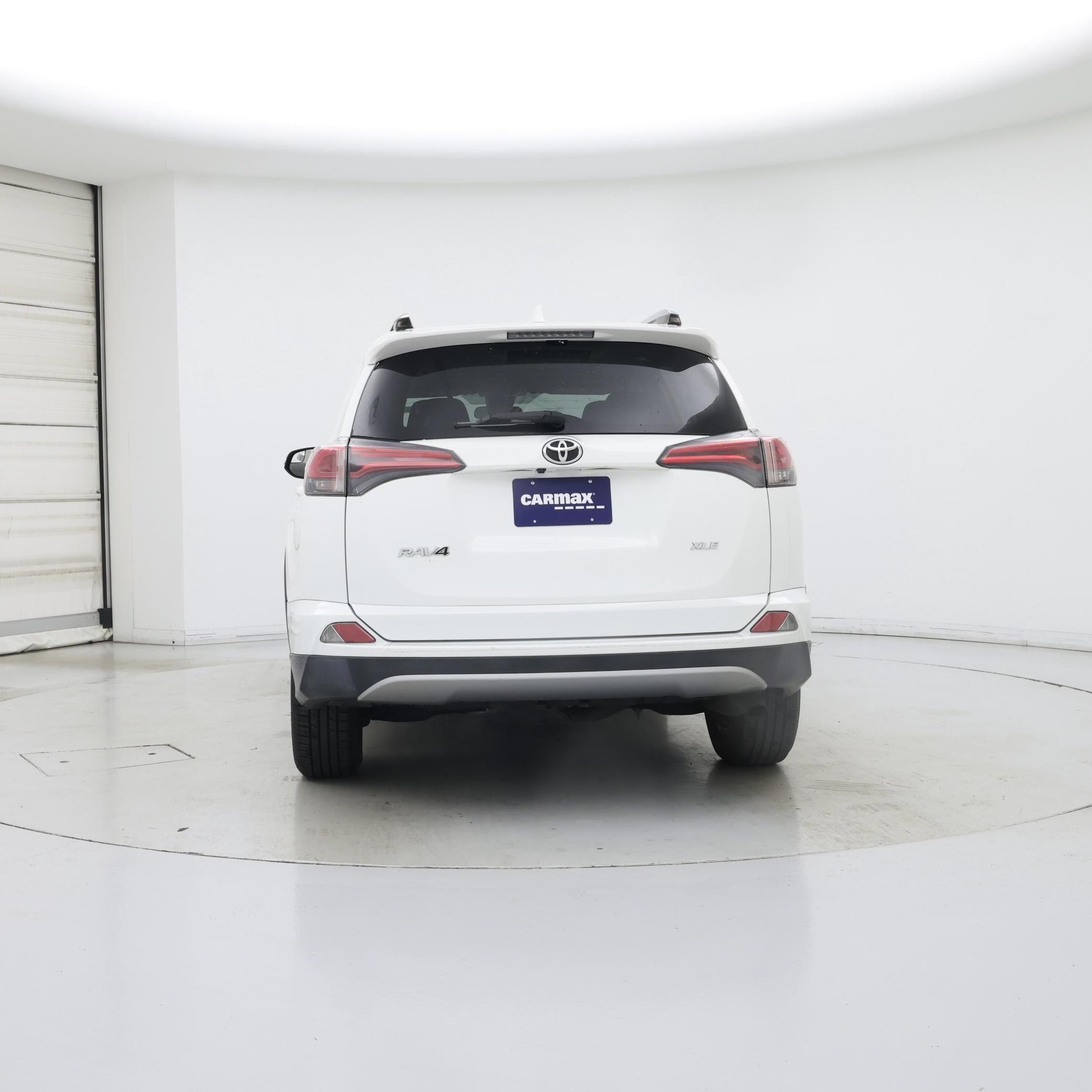 Thumbnail: 2017 Toyota RAV4 - 6