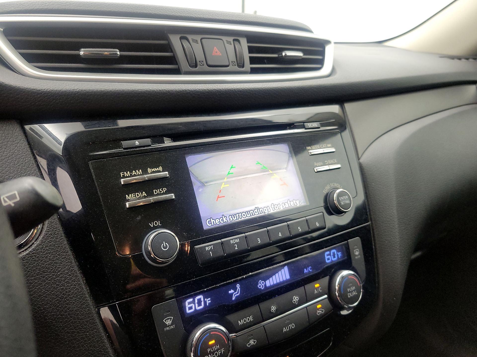 Thumbnail: 2015 Nissan Rogue - 13