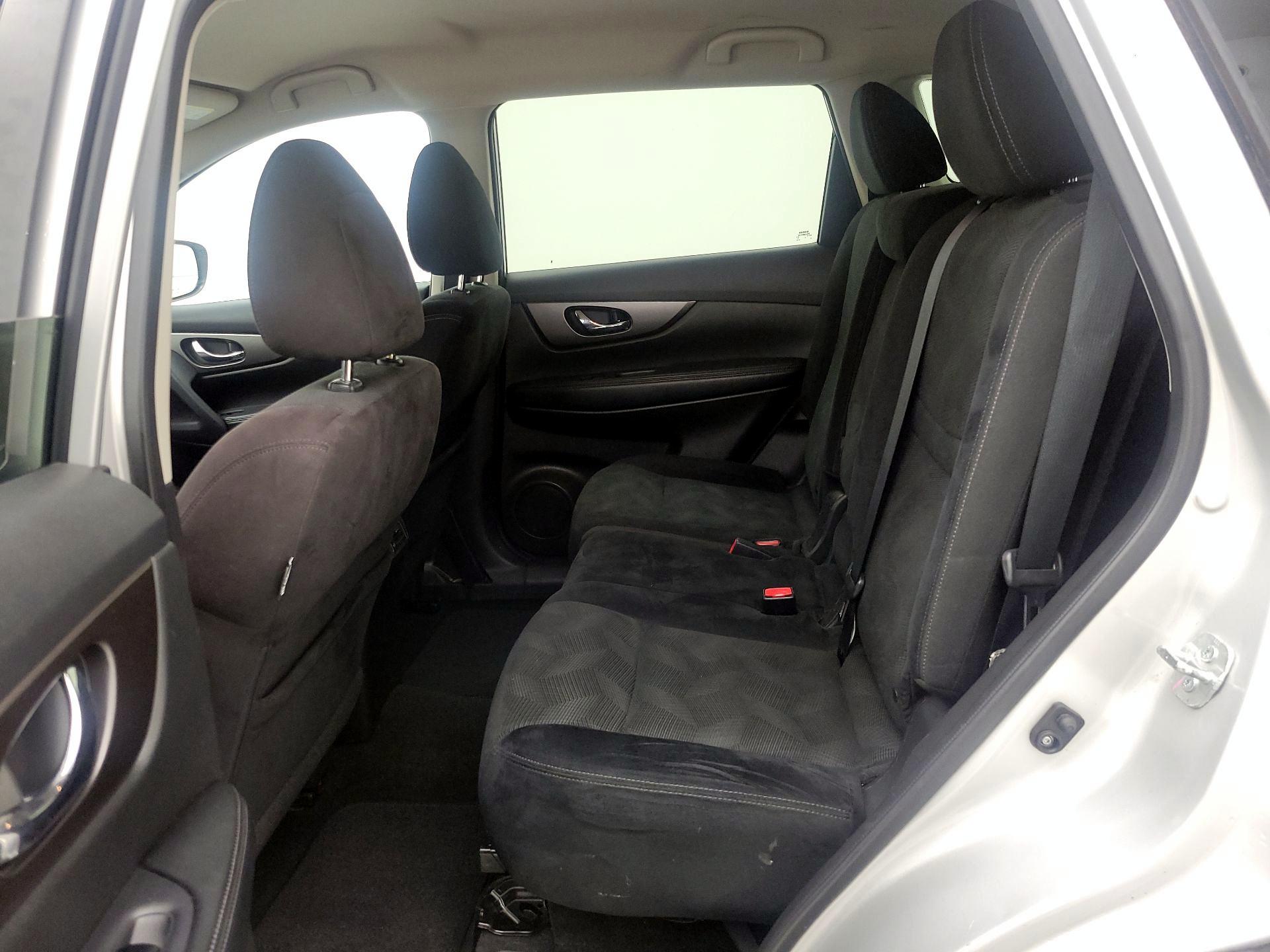 Thumbnail: 2015 Nissan Rogue - 17