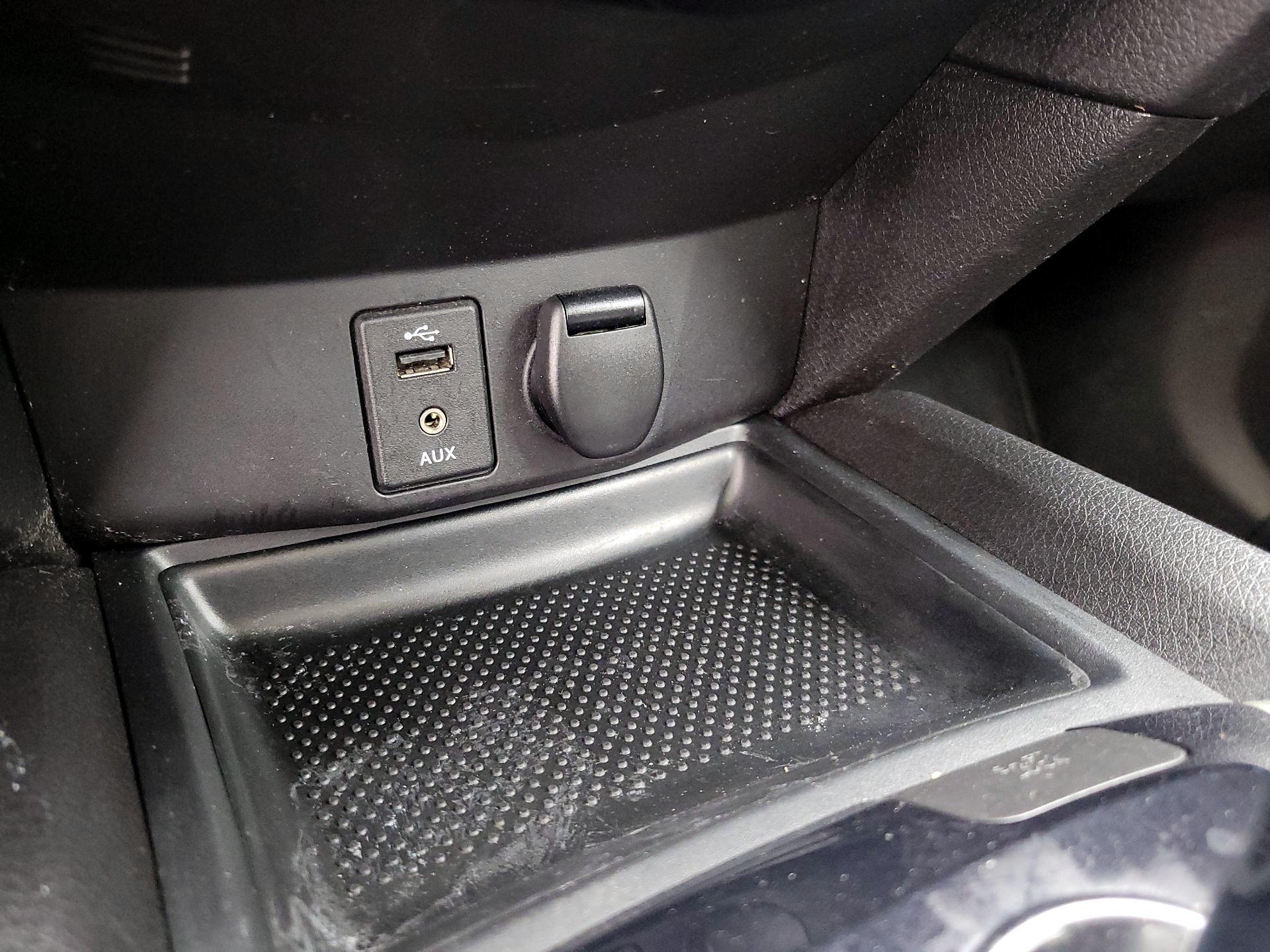 Thumbnail: 2015 Nissan Rogue - 18