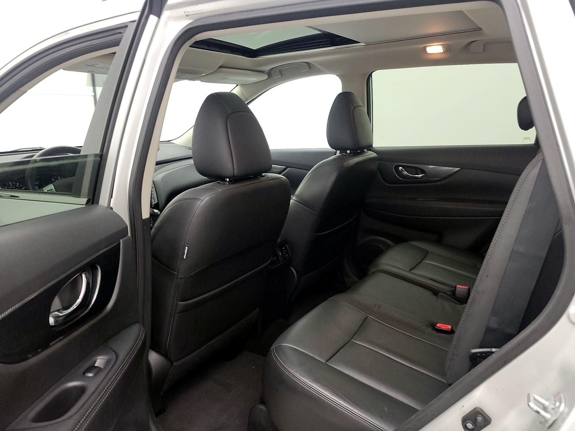 Thumbnail: 2015 Nissan Rogue - 20