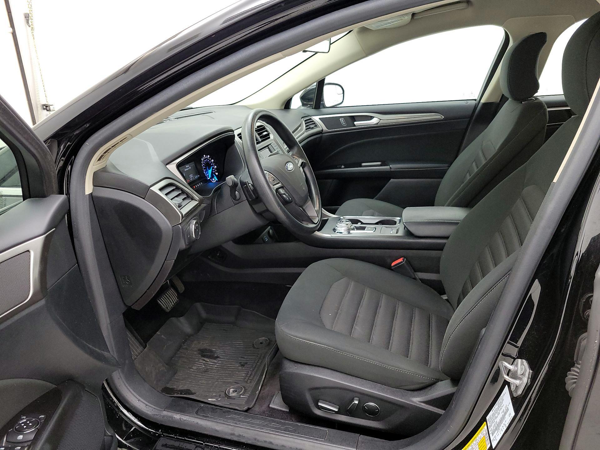 Thumbnail: 2017 Ford Fusion - 11