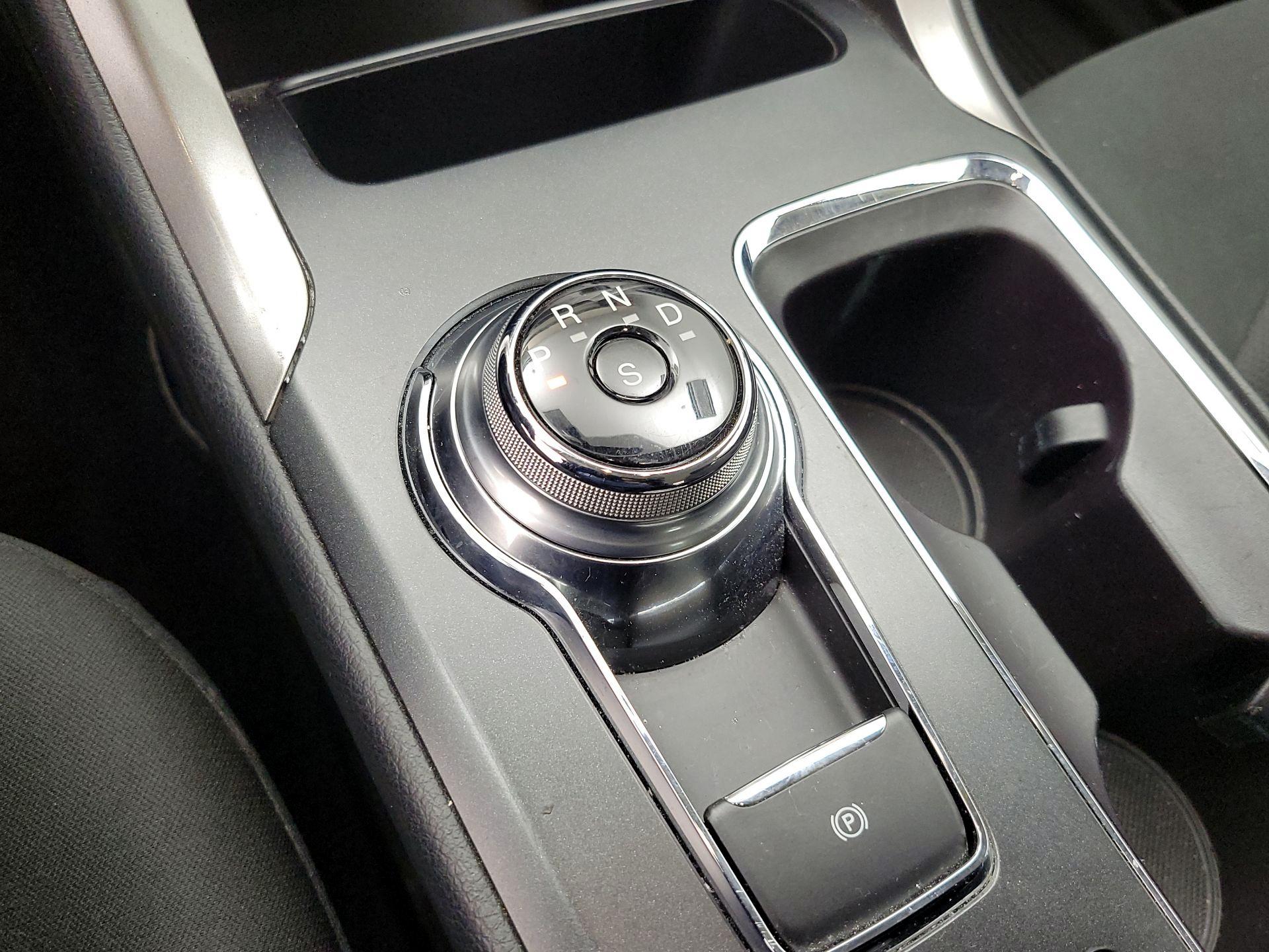 Thumbnail: 2017 Ford Fusion - 17