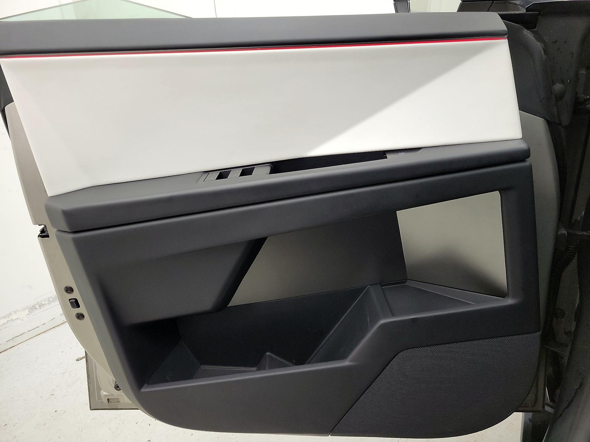 Thumbnail: 2024 Tesla Cybertruck - 12