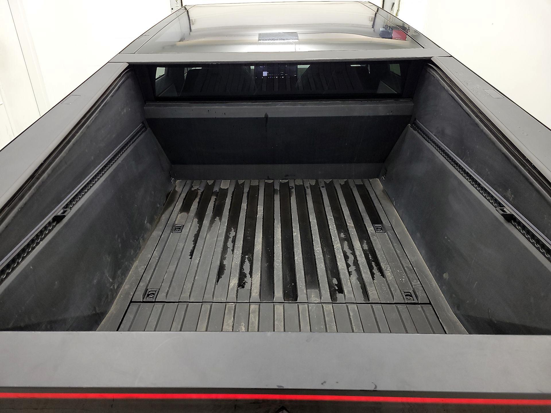 Thumbnail: 2024 Tesla Cybertruck - 19