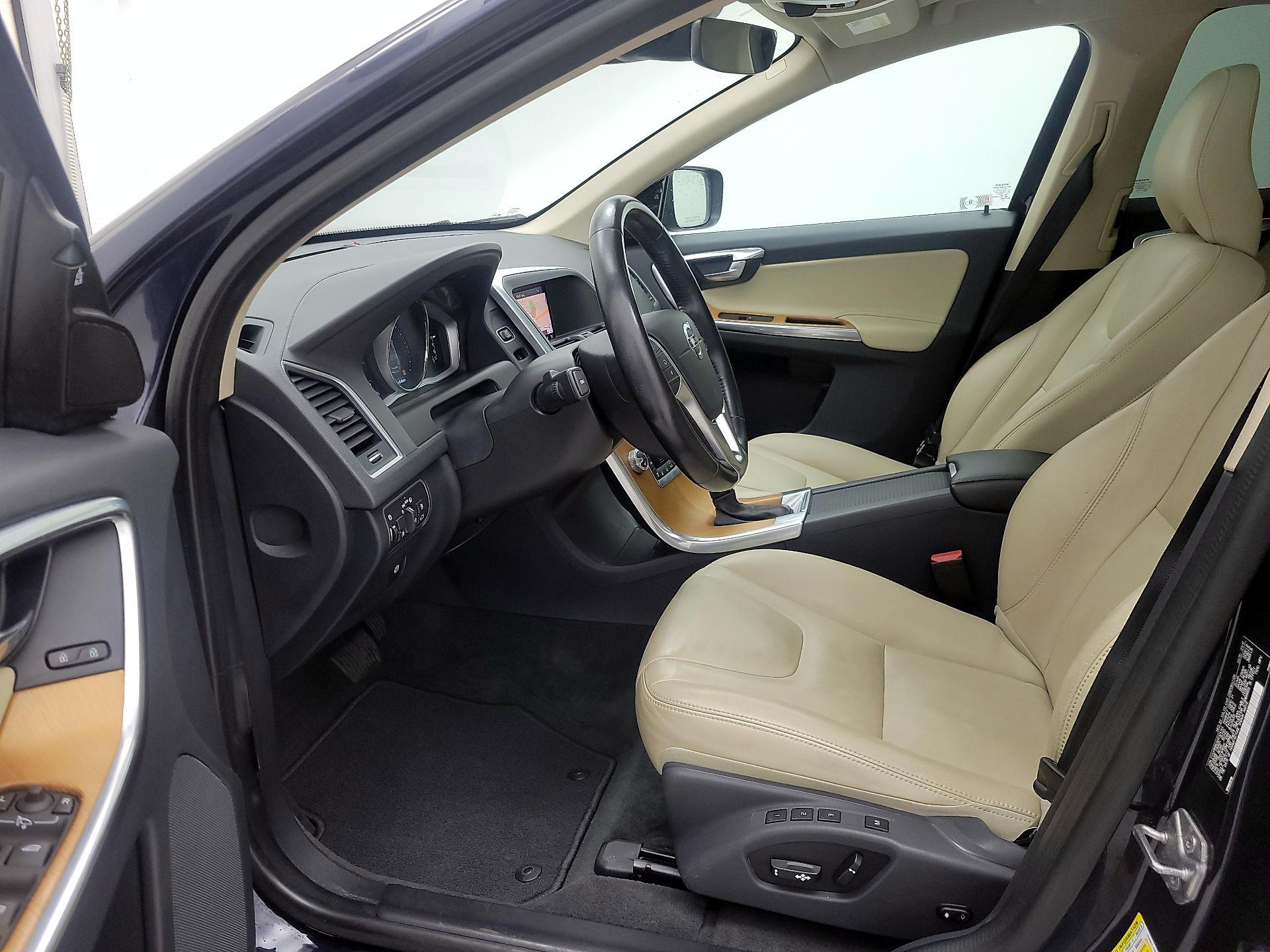 Thumbnail: 2017 Volvo XC60 - 11