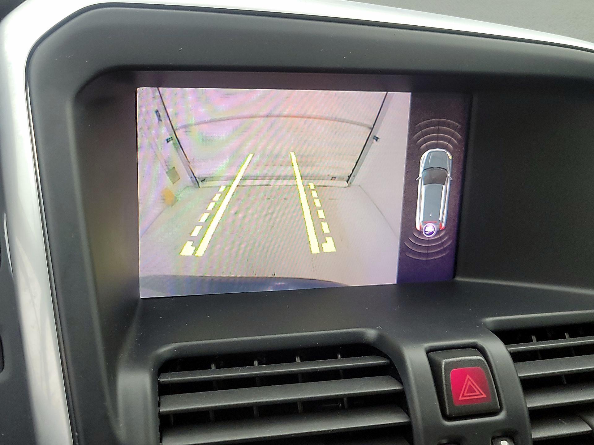 Thumbnail: 2017 Volvo XC60 - 15