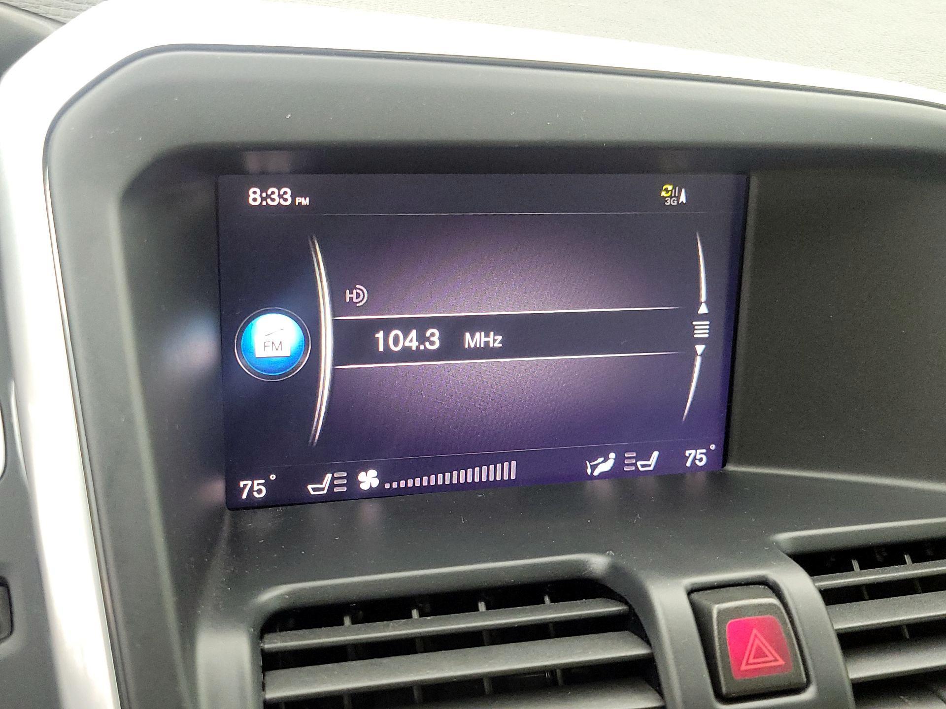 Thumbnail: 2017 Volvo XC60 - 16