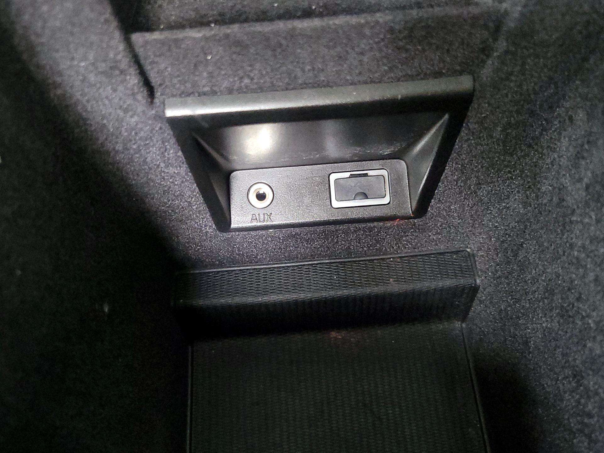 Thumbnail: 2017 Volvo XC60 - 19