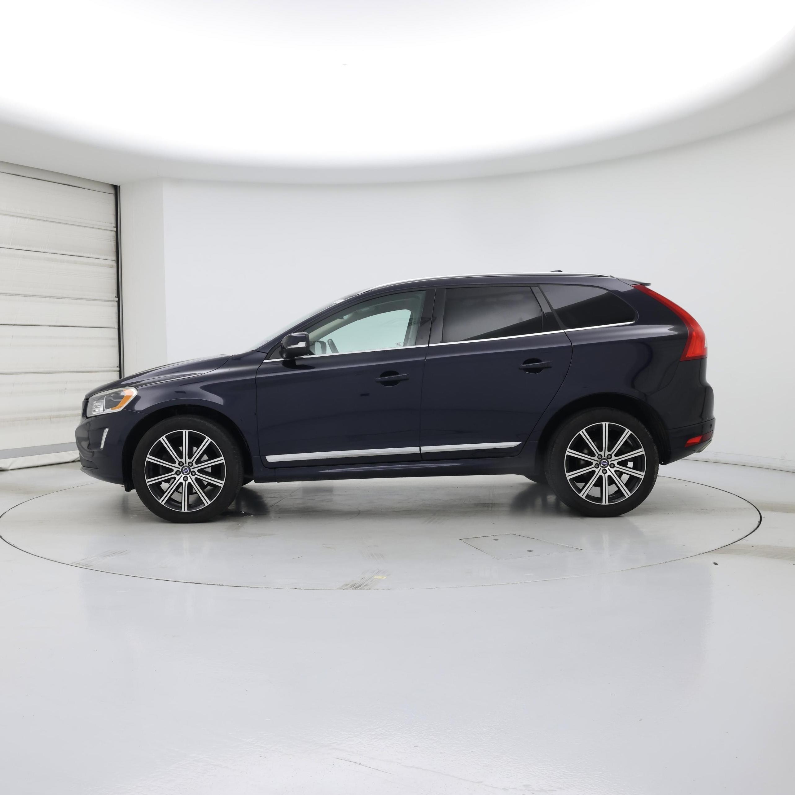 Thumbnail: 2017 Volvo XC60 - 3