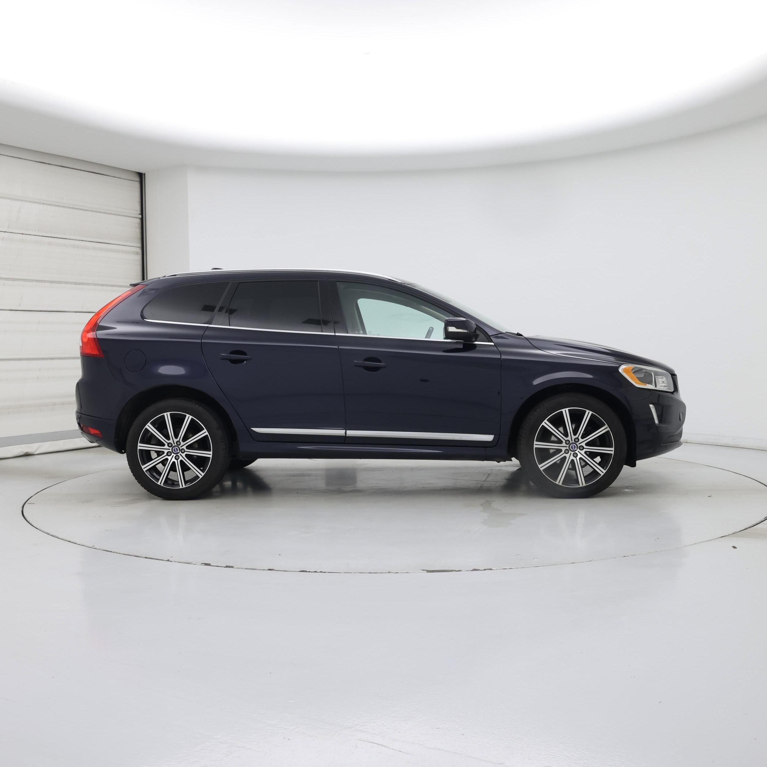 Thumbnail: 2017 Volvo XC60 - 7