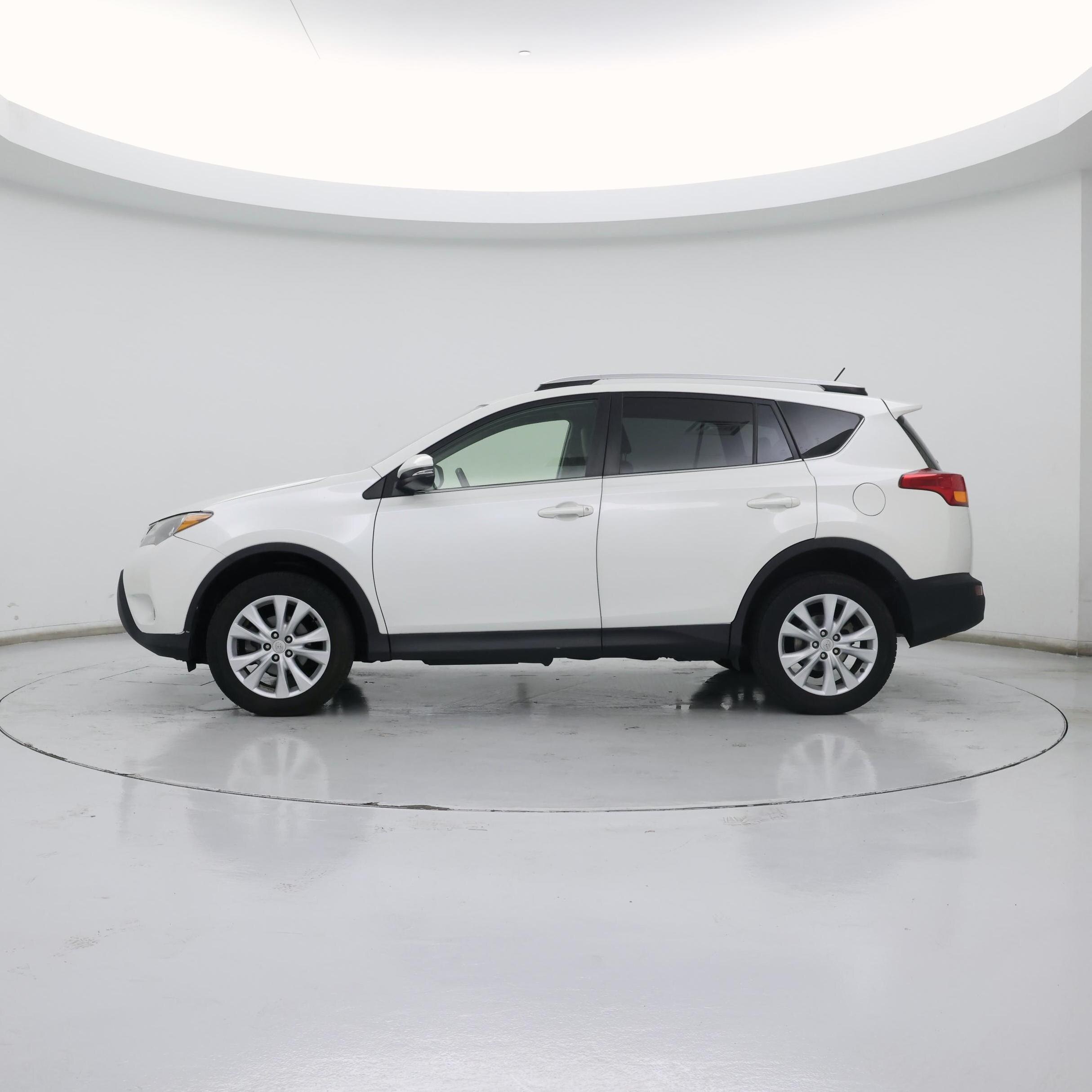 Thumbnail: 2014 Toyota RAV4 - 3