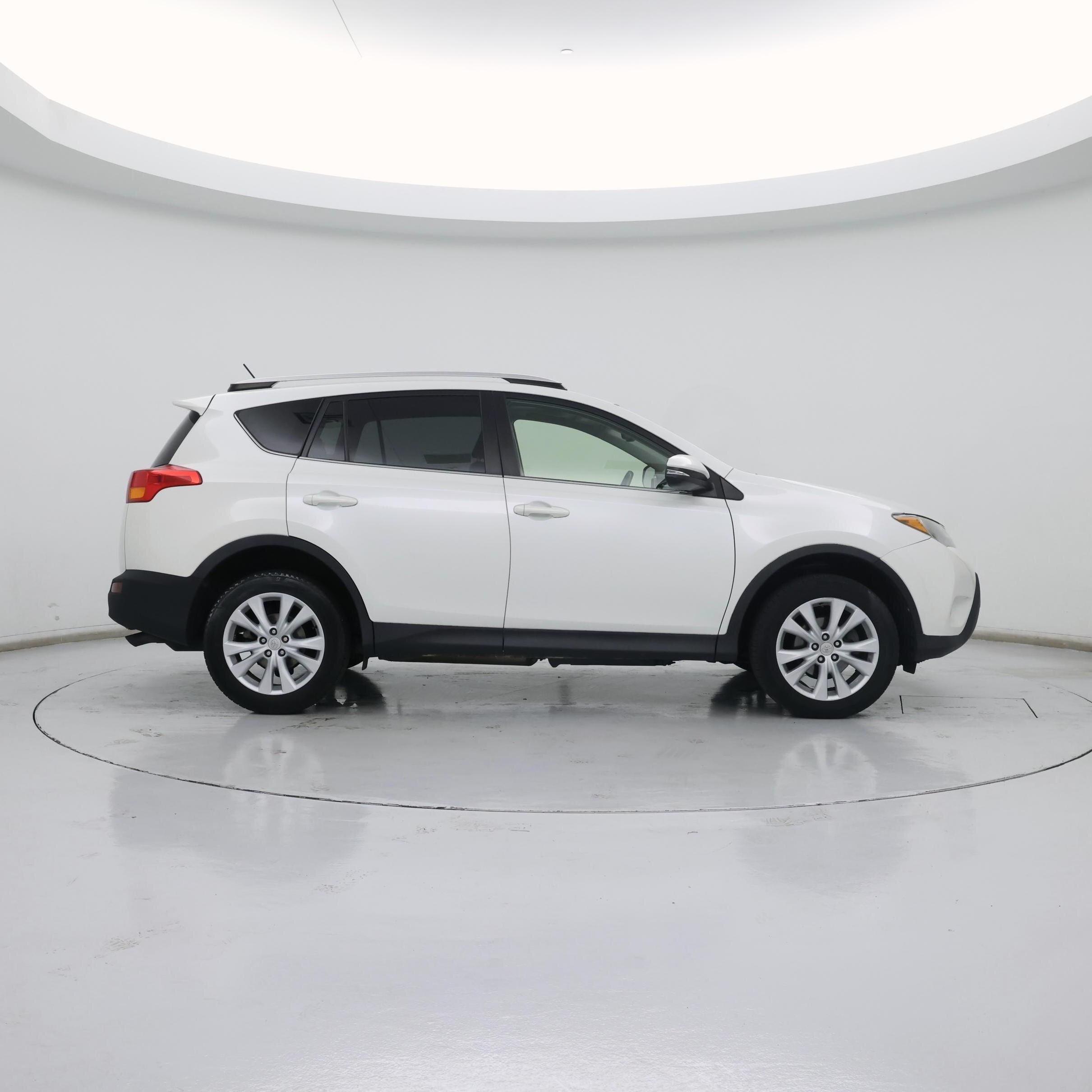 Thumbnail: 2014 Toyota RAV4 - 7