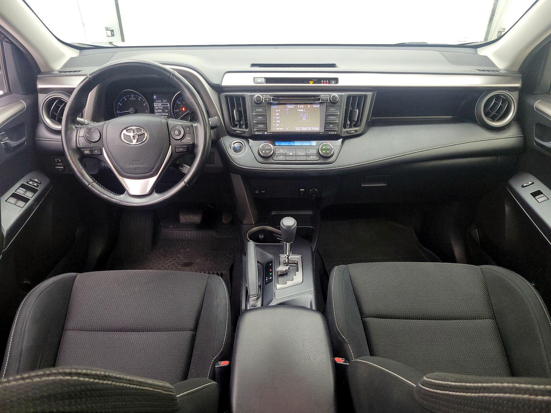 Thumbnail: 2018 Toyota RAV4 - 9