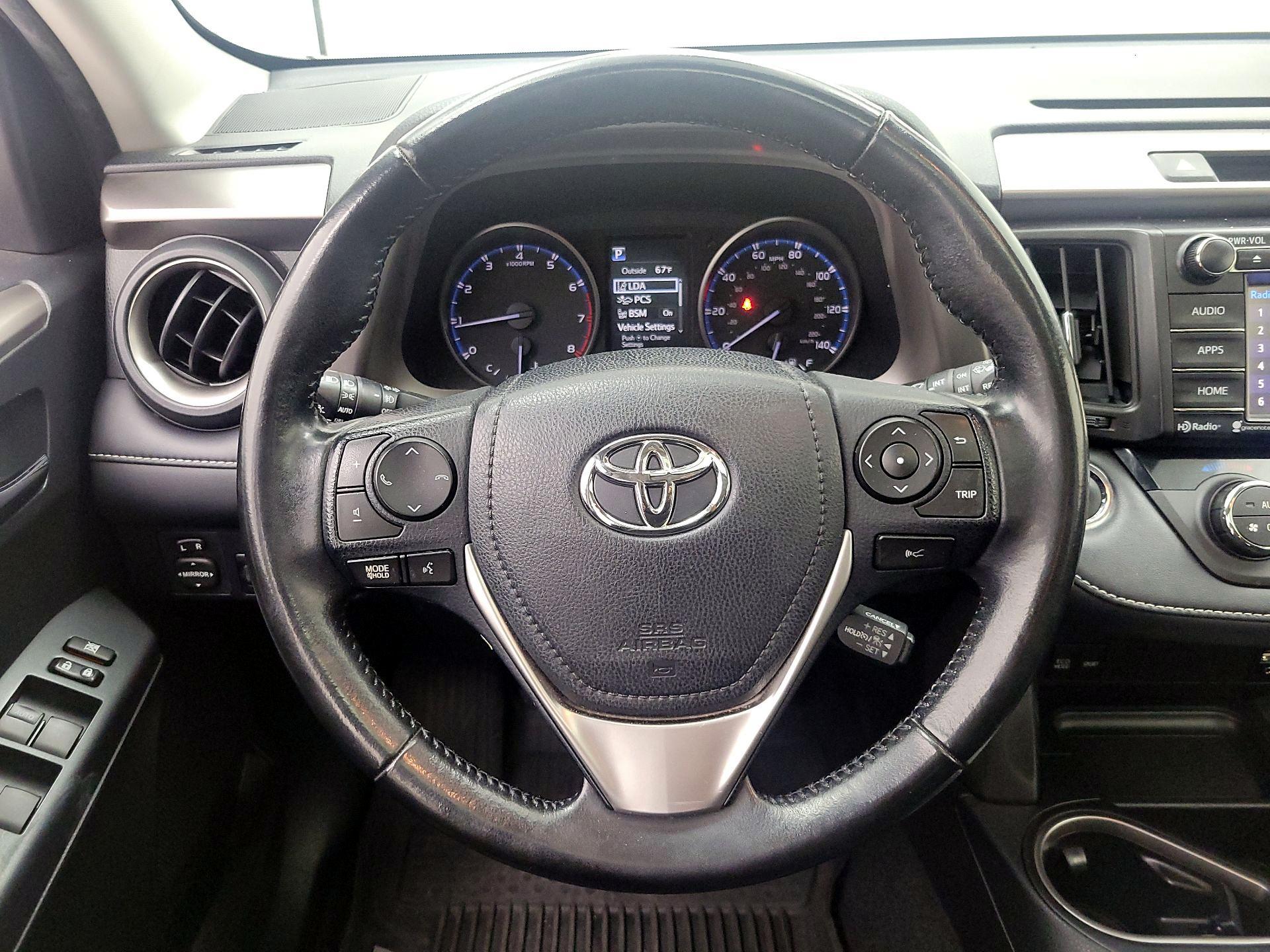 Thumbnail: 2018 Toyota RAV4 - 10