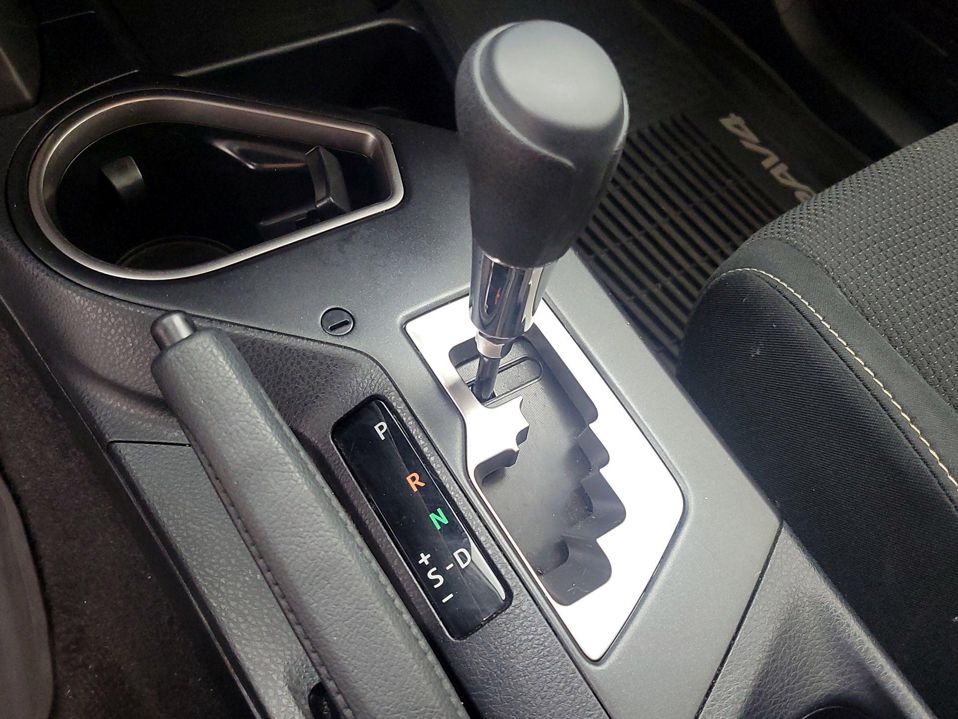 Thumbnail: 2018 Toyota RAV4 - 17