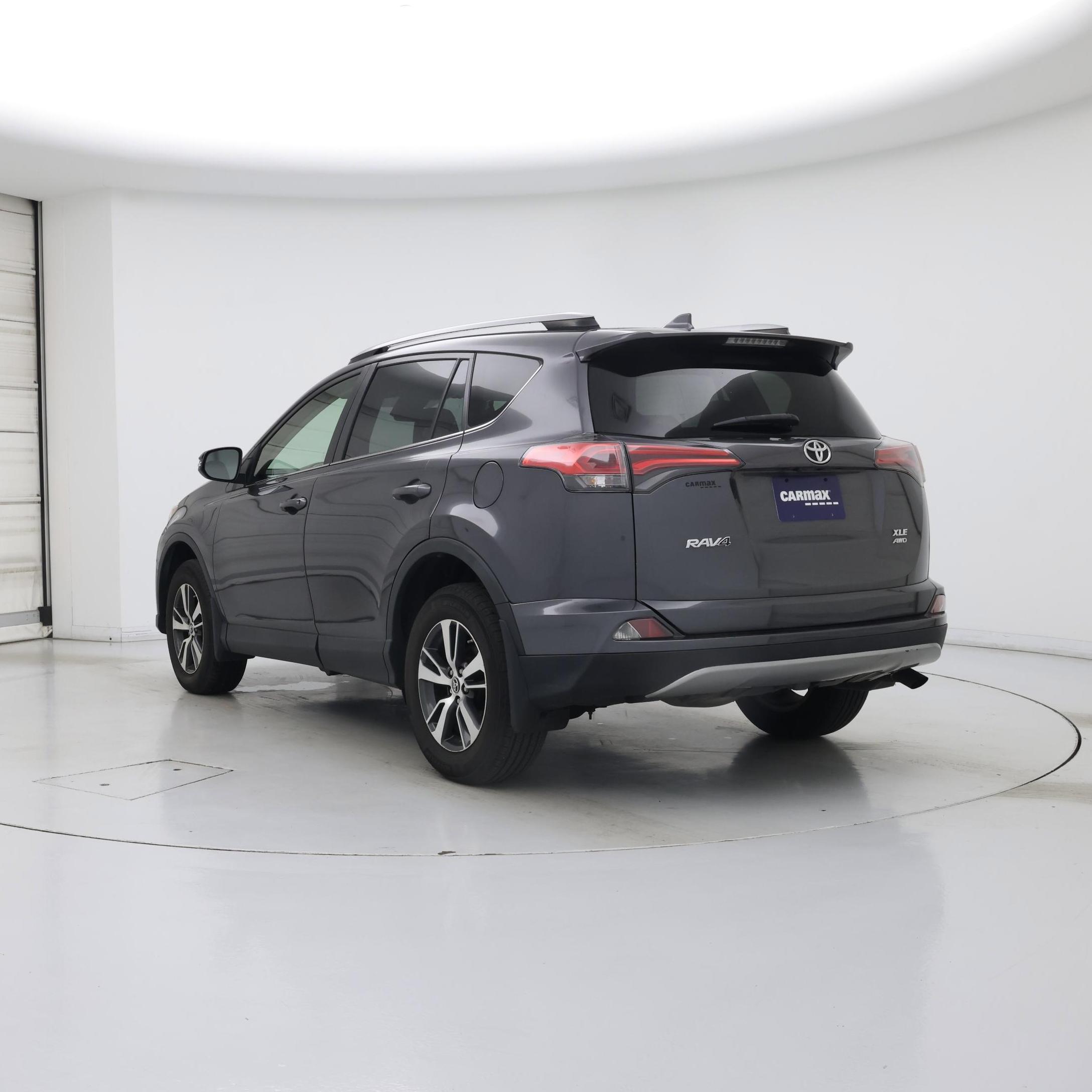 Thumbnail: 2018 Toyota RAV4 - 2