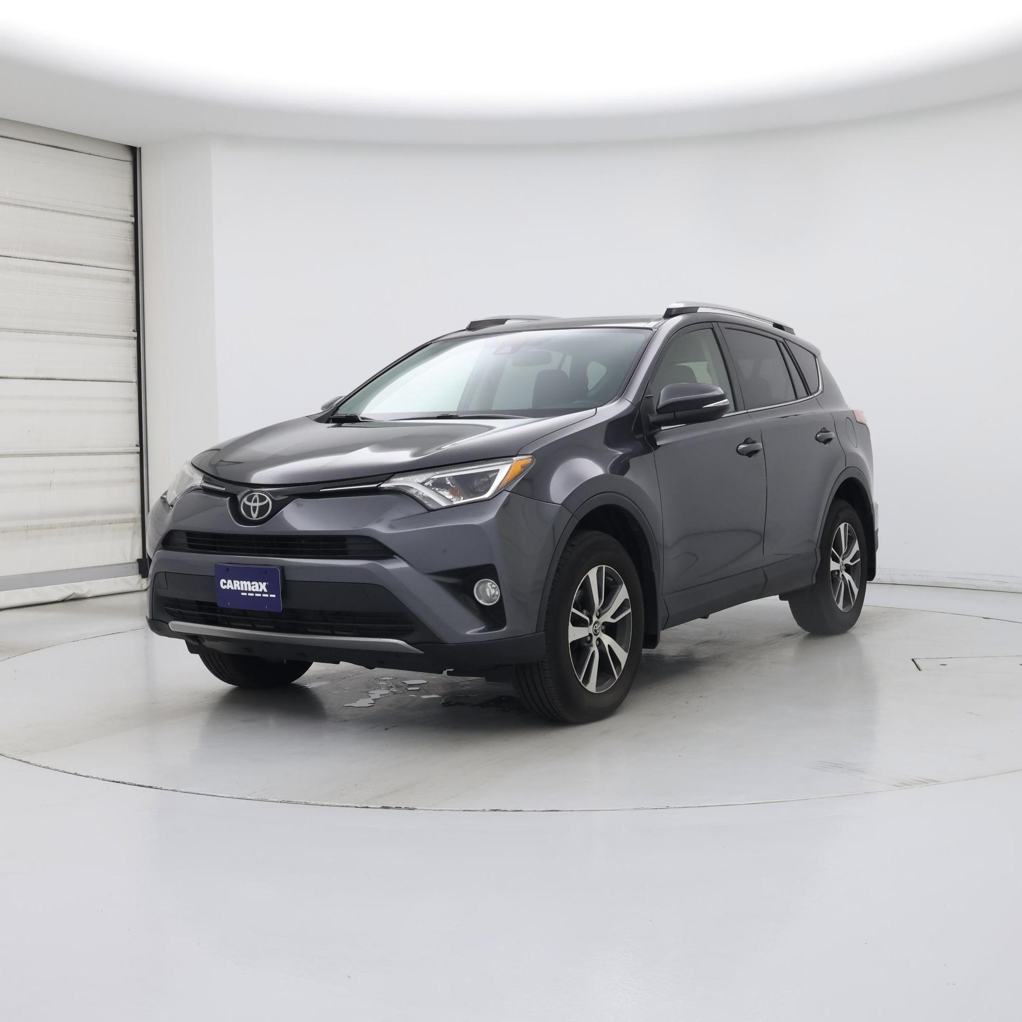 Thumbnail: 2018 Toyota RAV4 - 4