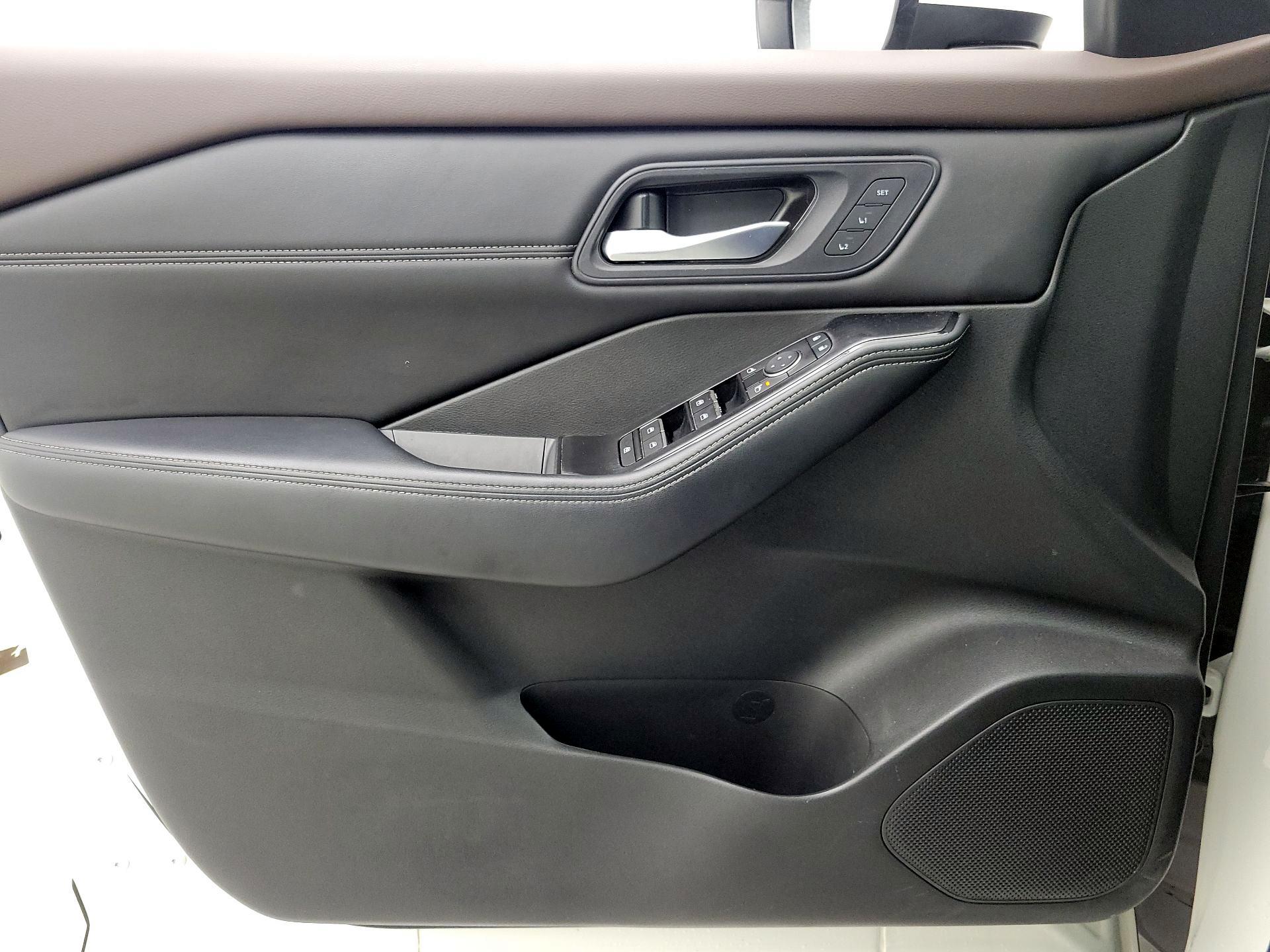 Thumbnail: 2023 Nissan Rogue - 12