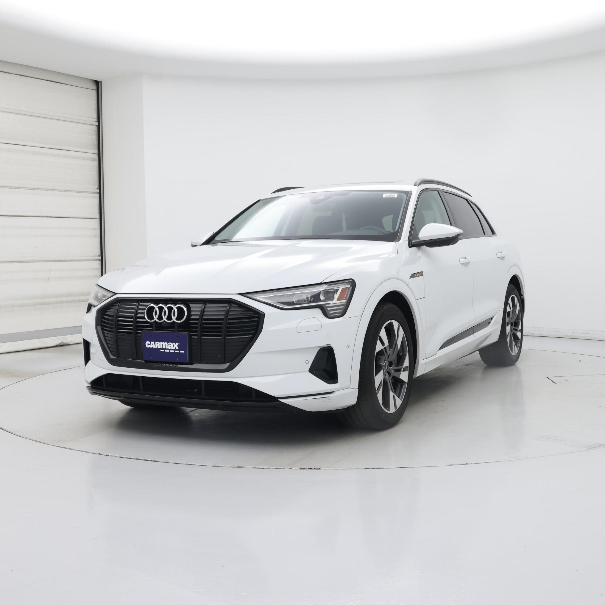 Thumbnail: 2022 Audi e-tron - 4