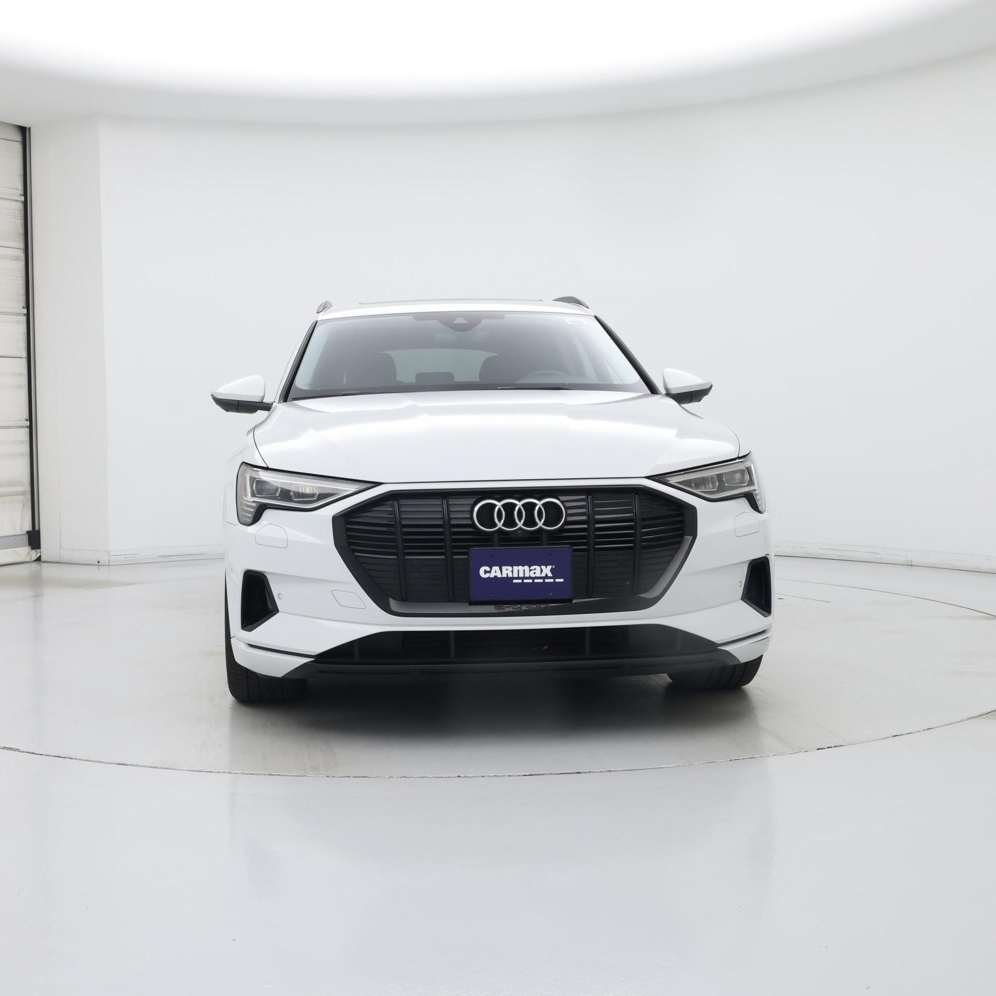 Thumbnail: 2022 Audi e-tron - 5