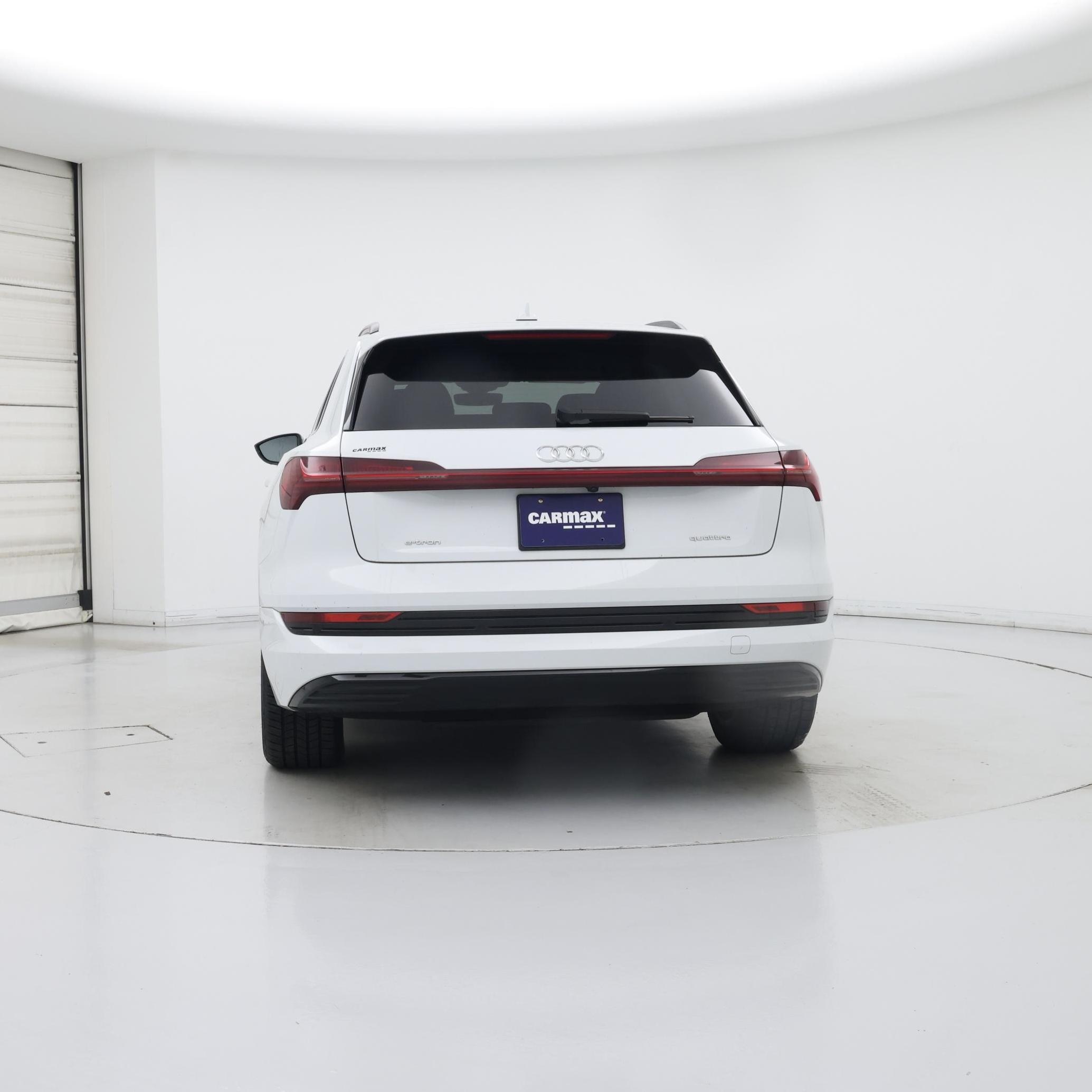 Thumbnail: 2022 Audi e-tron - 6