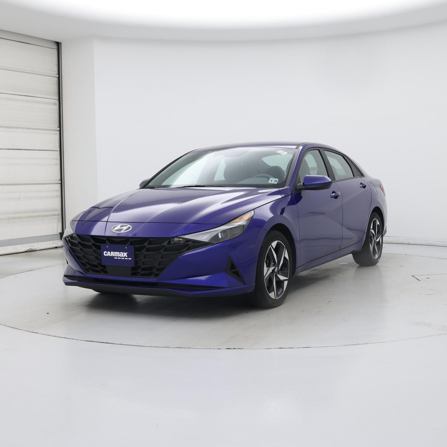Thumbnail: 2023 Hyundai Elantra - 4