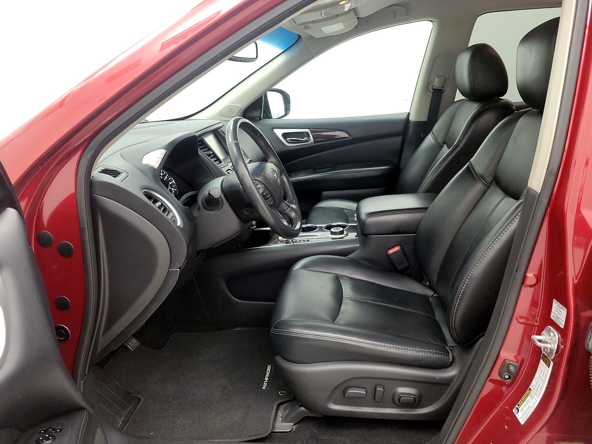 Thumbnail: 2016 Nissan Pathfinder - 11