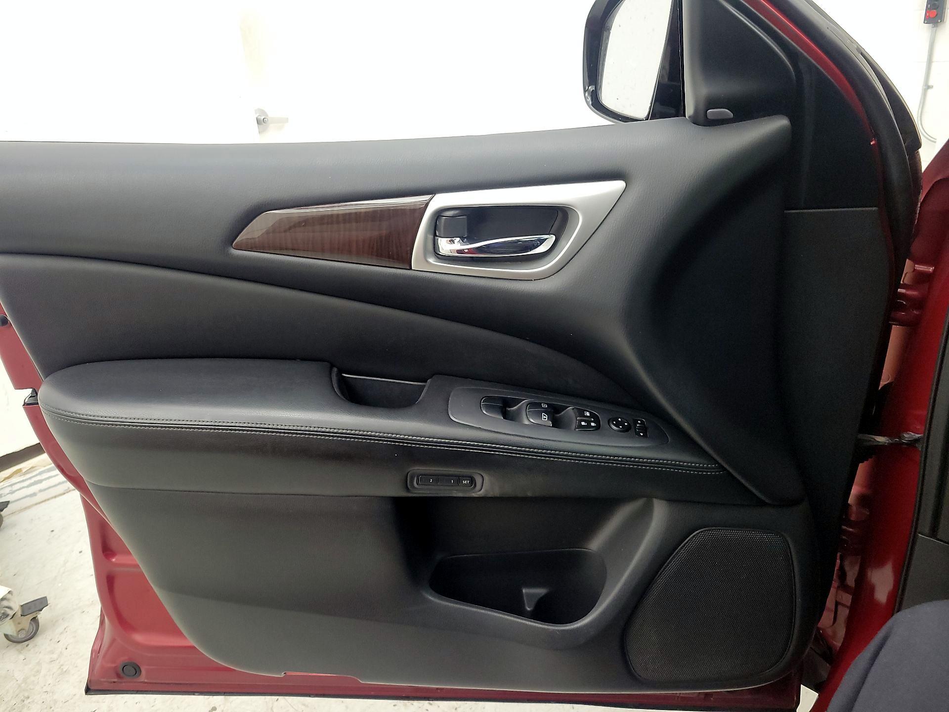 Thumbnail: 2016 Nissan Pathfinder - 12