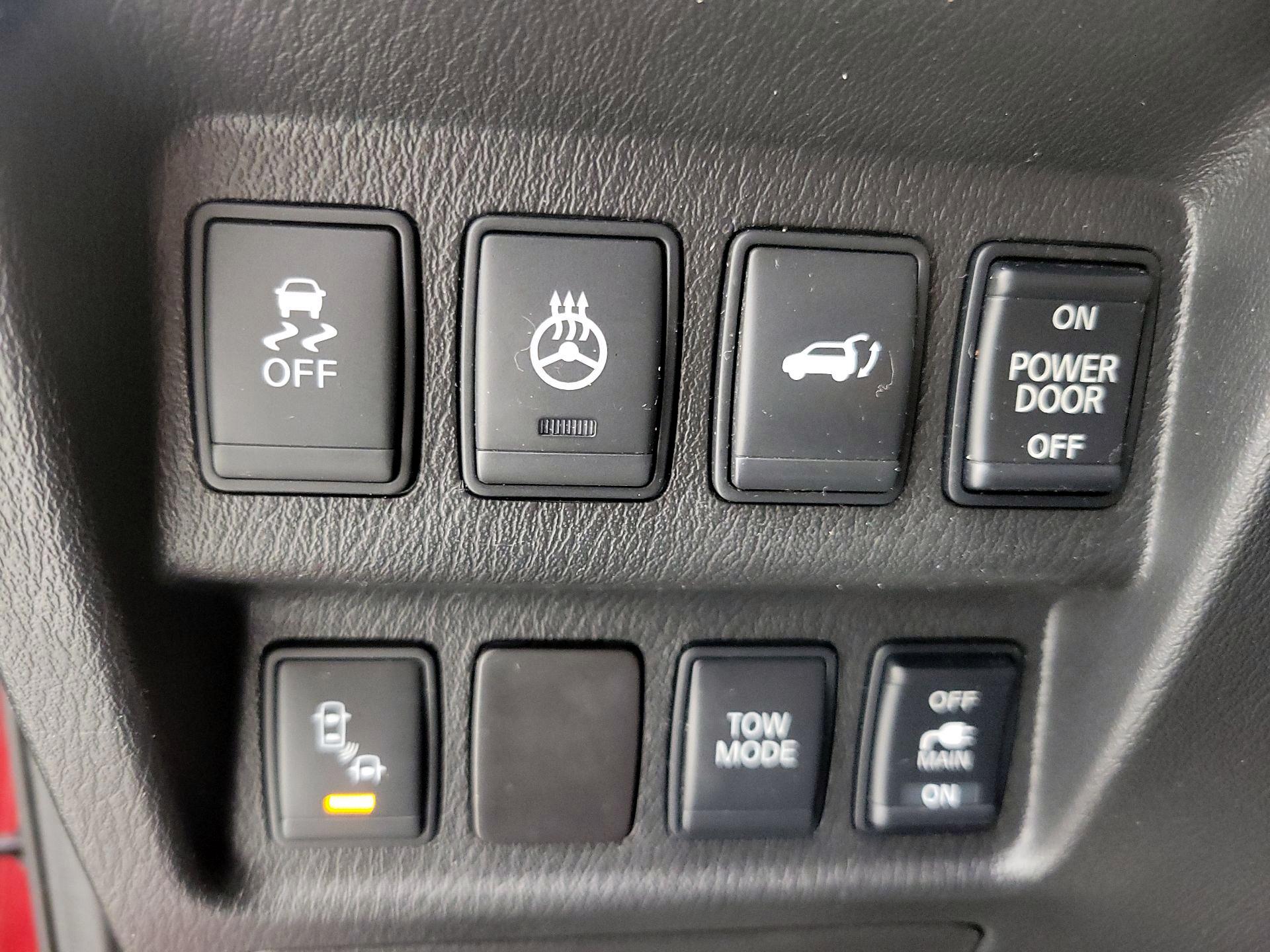 Thumbnail: 2016 Nissan Pathfinder - 13